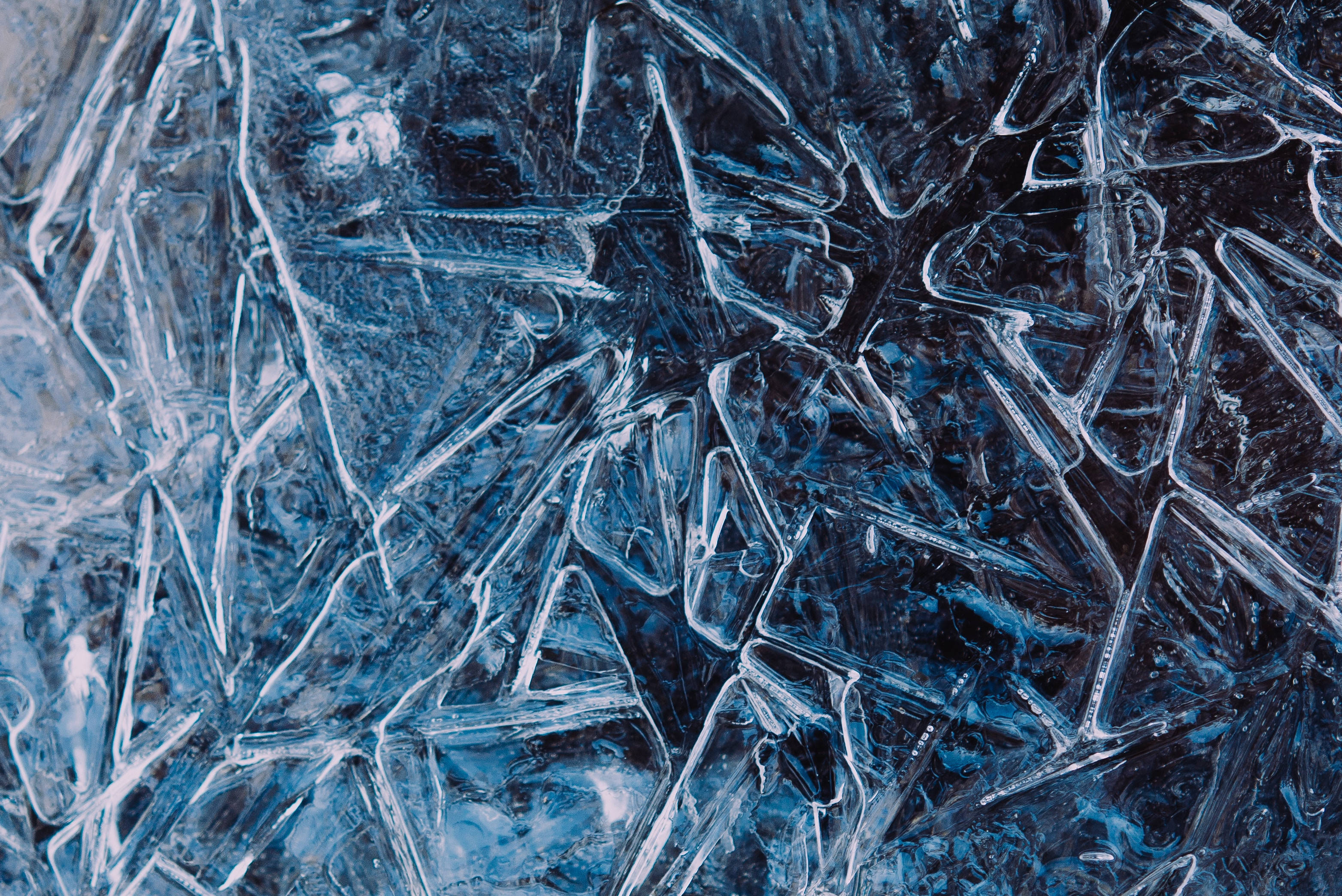 textured ice, blue ice crystals, fractured surface, 2K Desktop Wallpaper