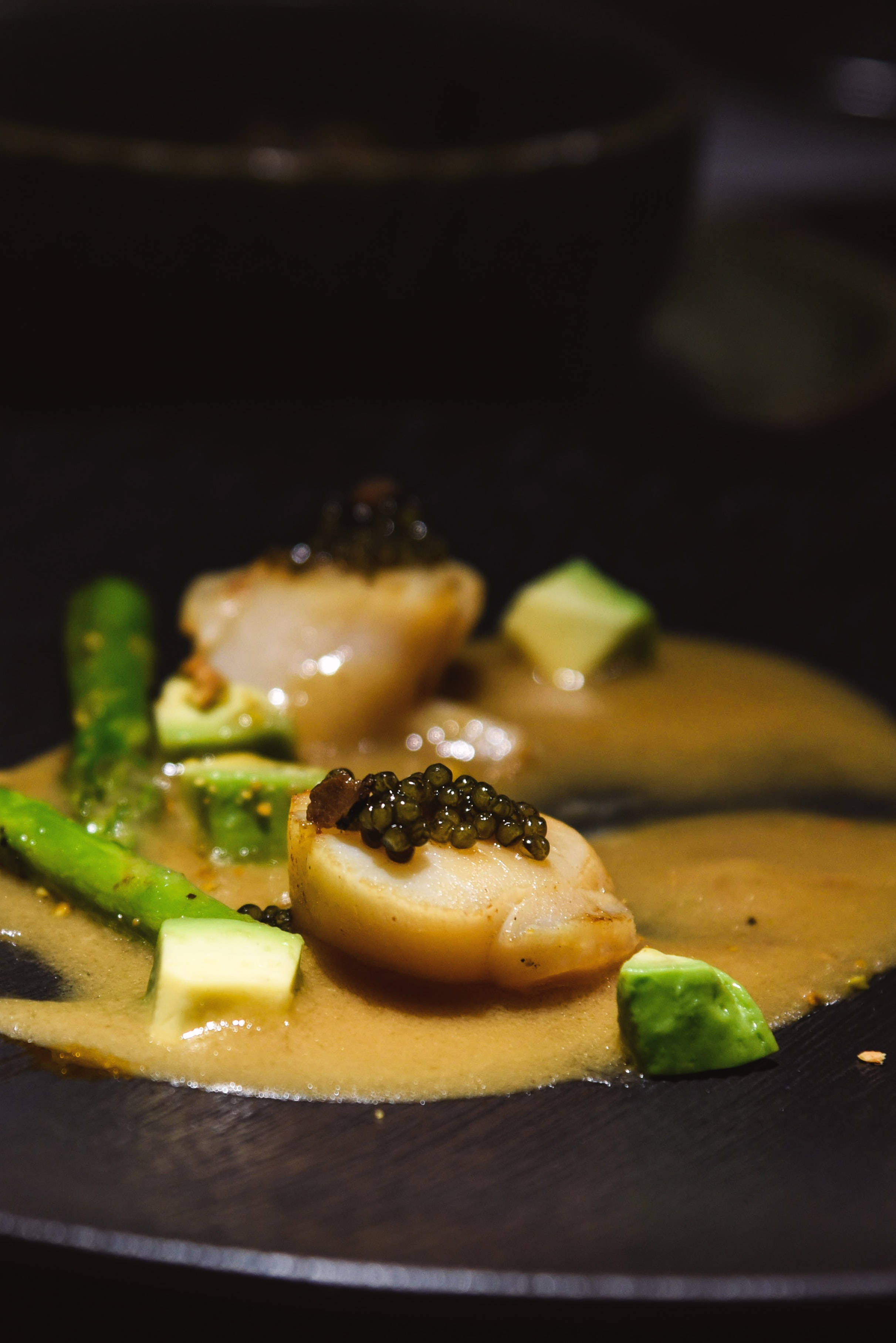 Scallops, black caviar, avocado cubes, 2K Phone Wallpaper