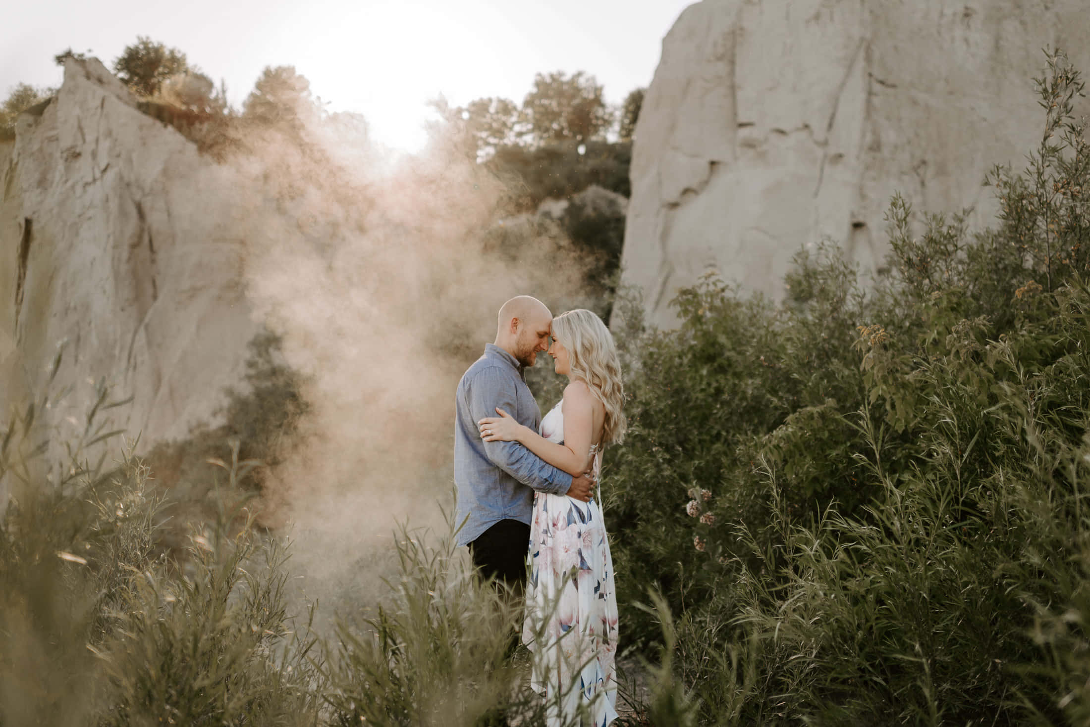 Scarborough Bluffs, romantic couple, sunlit quarry, Full HD Desktop Wallpaper