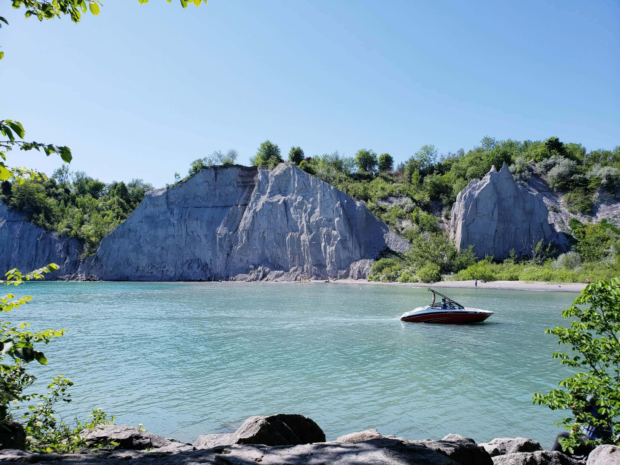 Scarborough Bluffs, turquoise water, towering white cliffs, Full HD Desktop Wallpaper