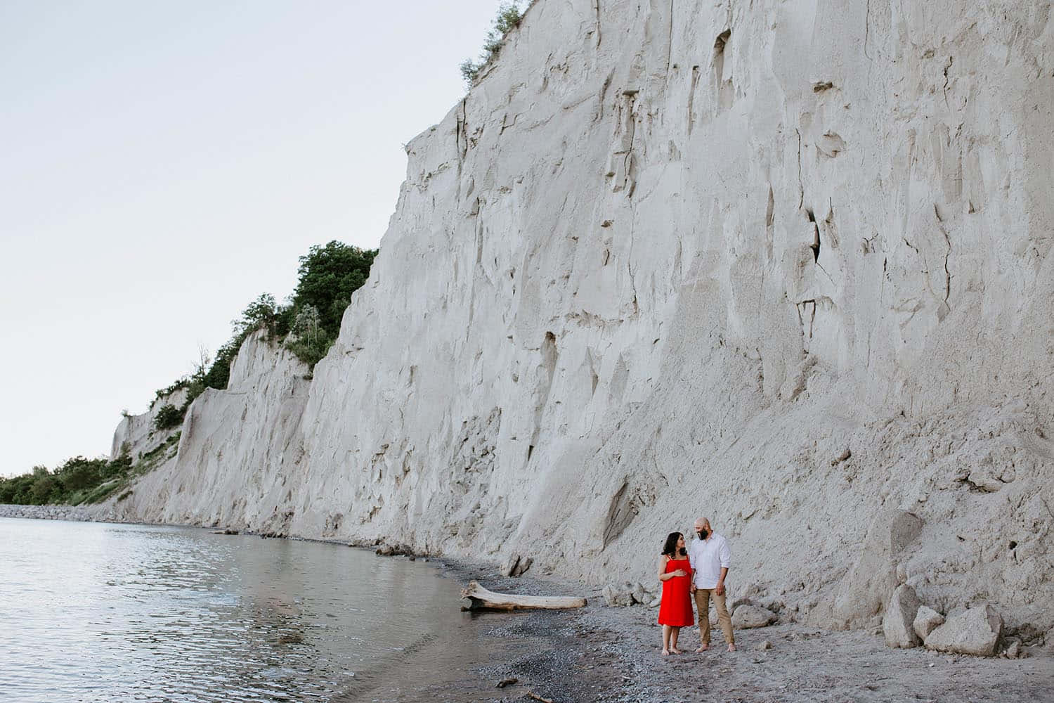 Scarborough Bluffs, couple, red and white, HD Desktop Wallpaper