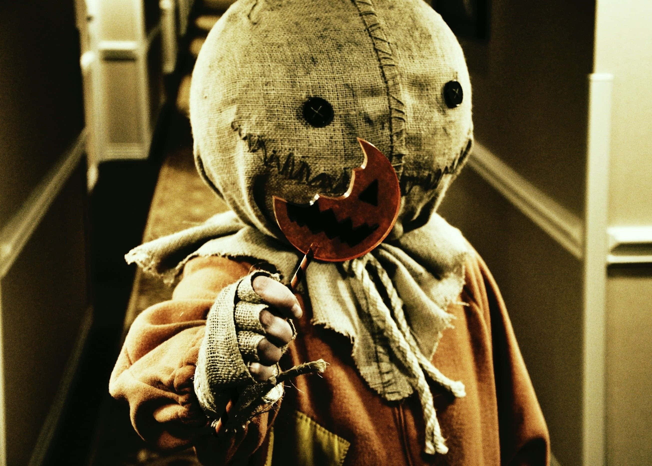 scarecrow child, hallway, jack-o-lantern lollipop, 2K Desktop Wallpaper