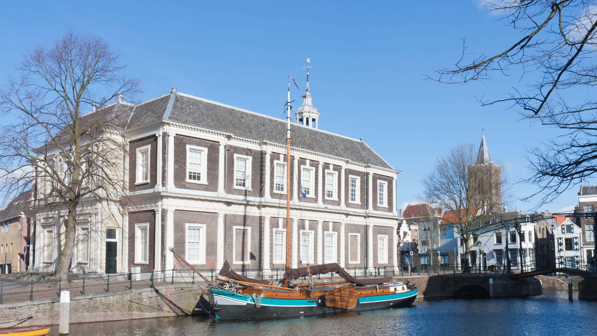 Schiedam, historic city hall, canal boats, Full HD Desktop Wallpaper
