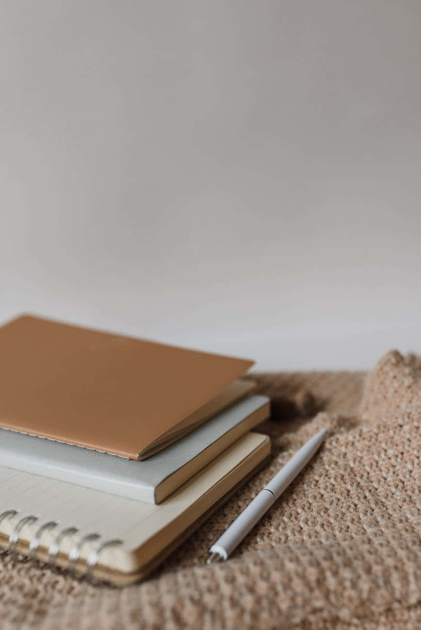 minimalist notebooks, pen, textured beige knit blanket, HD Phone Wallpaper