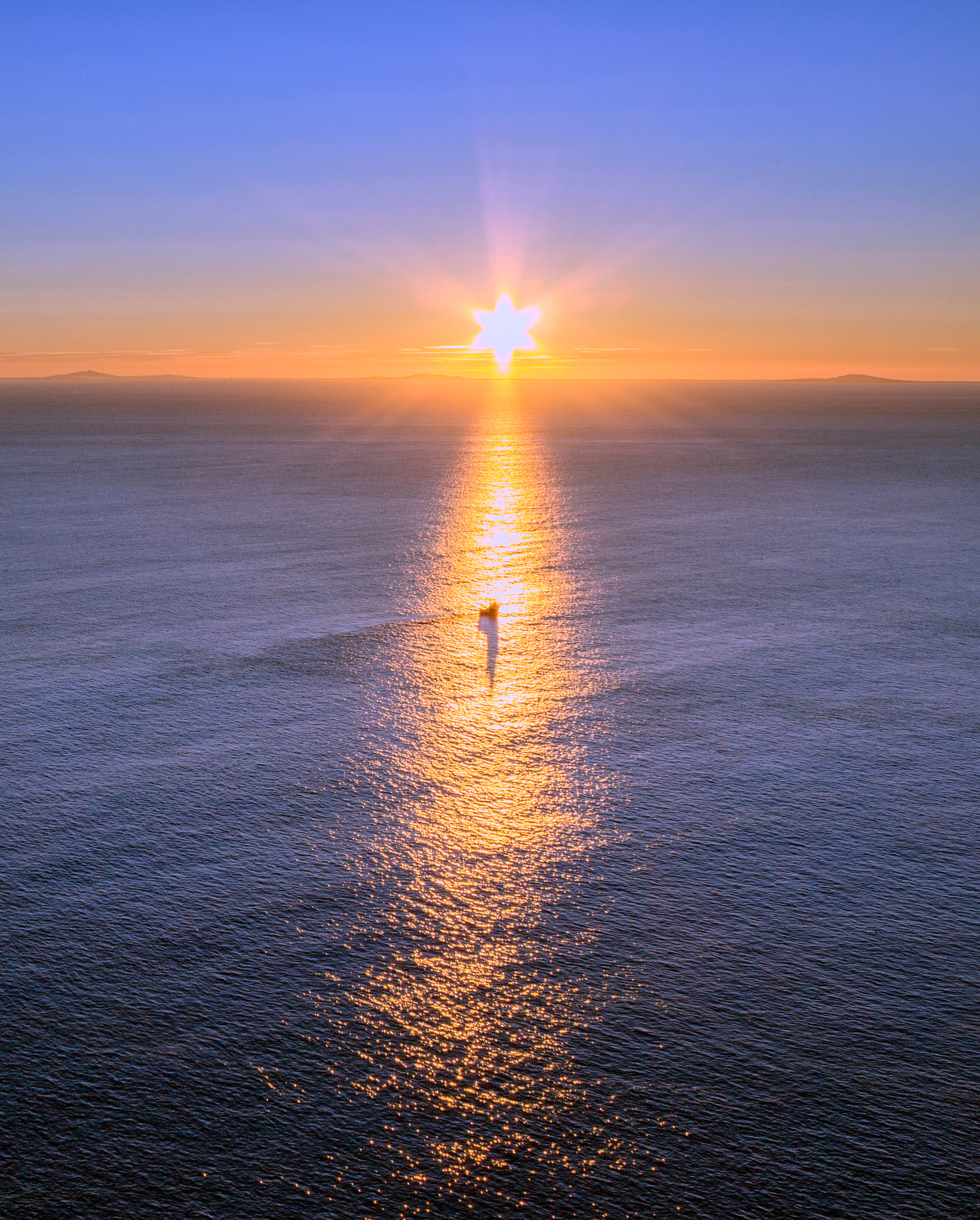 Skyline Scotland, sailboat, calm ocean waters, 4K Phone Wallpaper