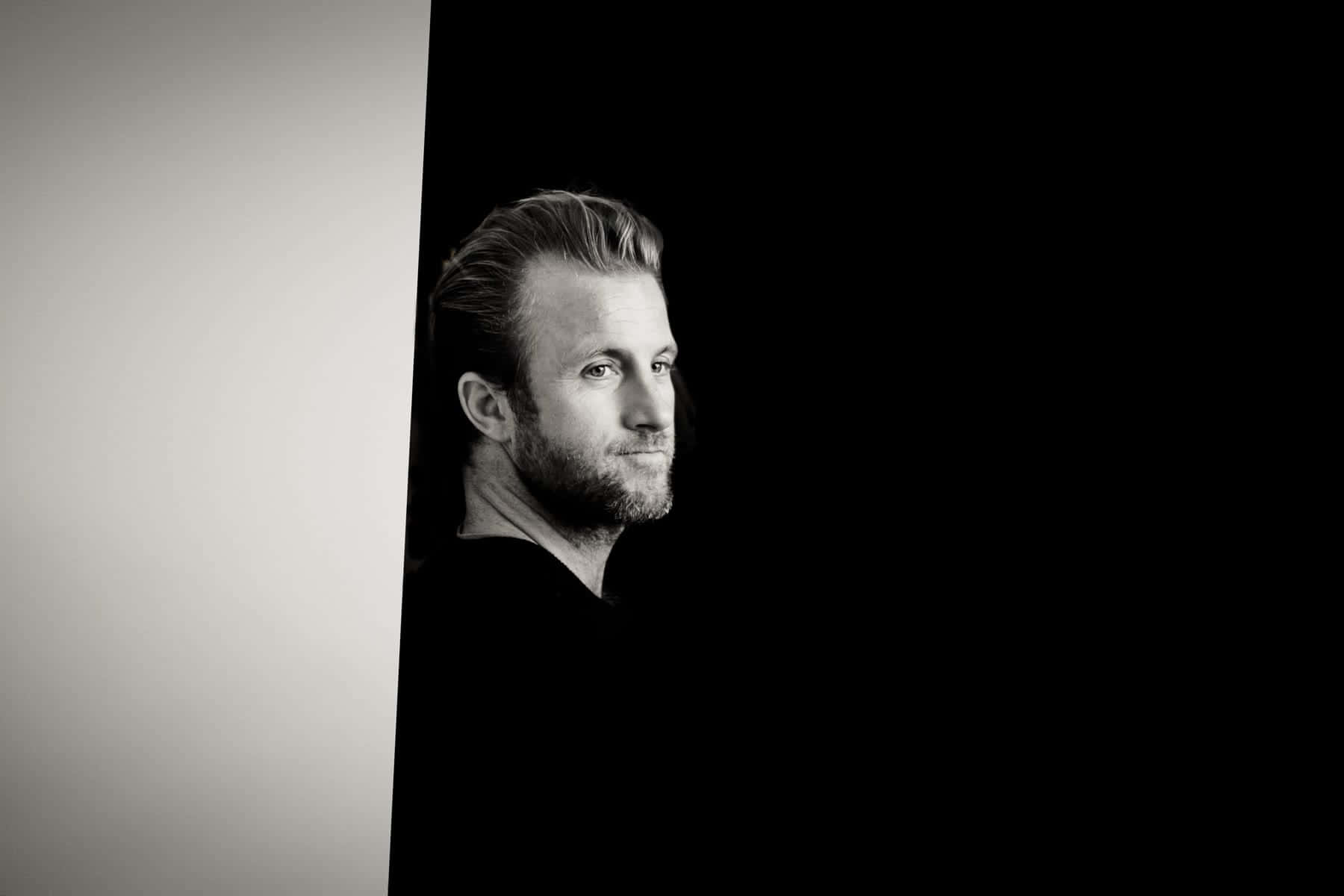 Scott Caan, beard, black and white divide, HD Desktop Wallpaper
