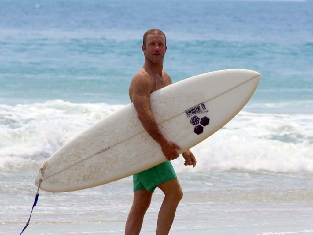Scott Caan, shirtless surfer, green shorts, SD Desktop Wallpaper