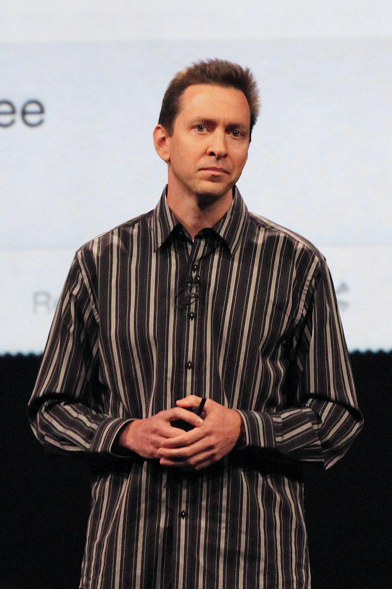 Scott Forstall, black and white striped shirt, stage, Full HD Phone Wallpaper