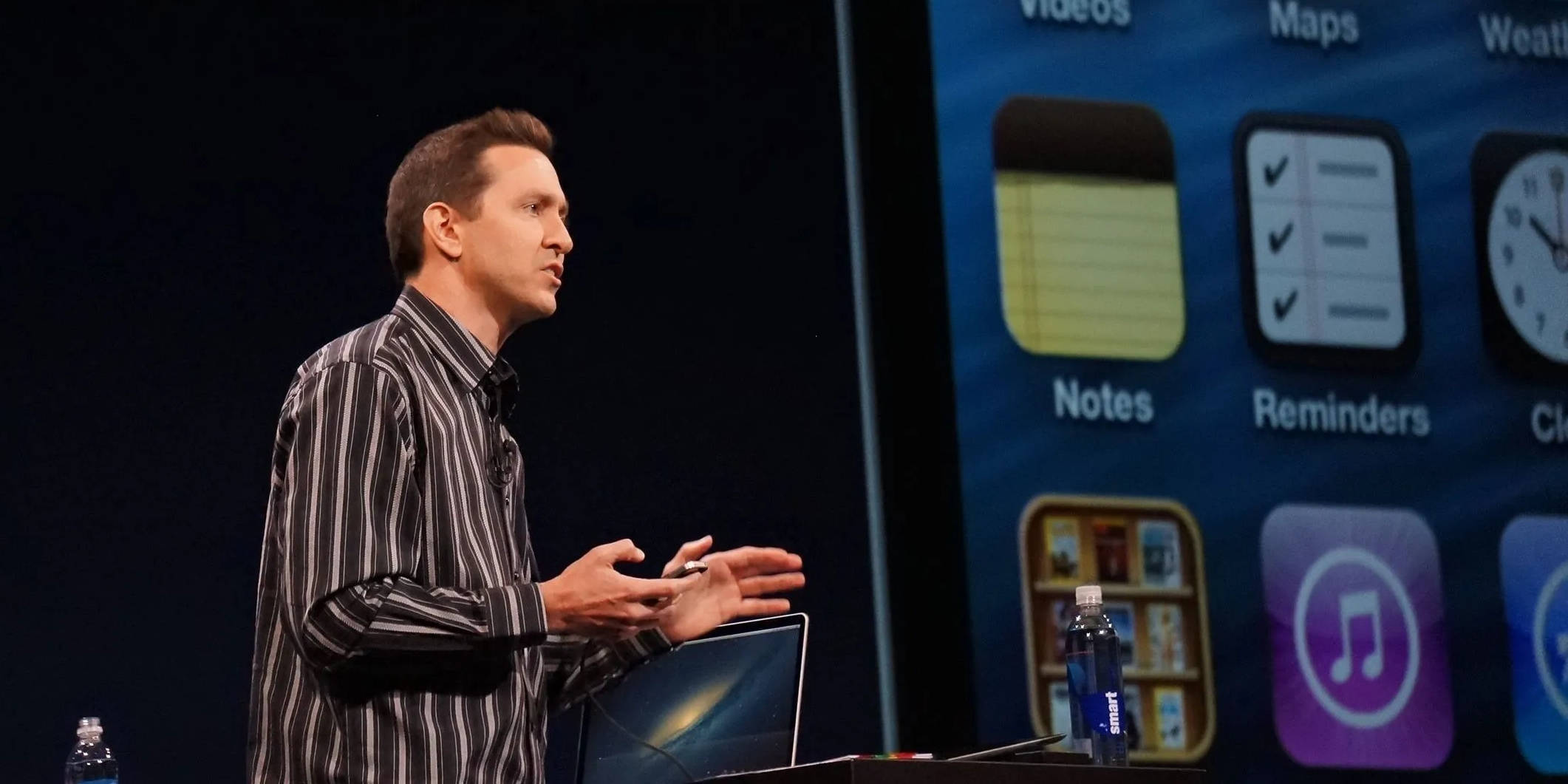 Scott Forstall, striped shirt, stage, Full HD Desktop Wallpaper