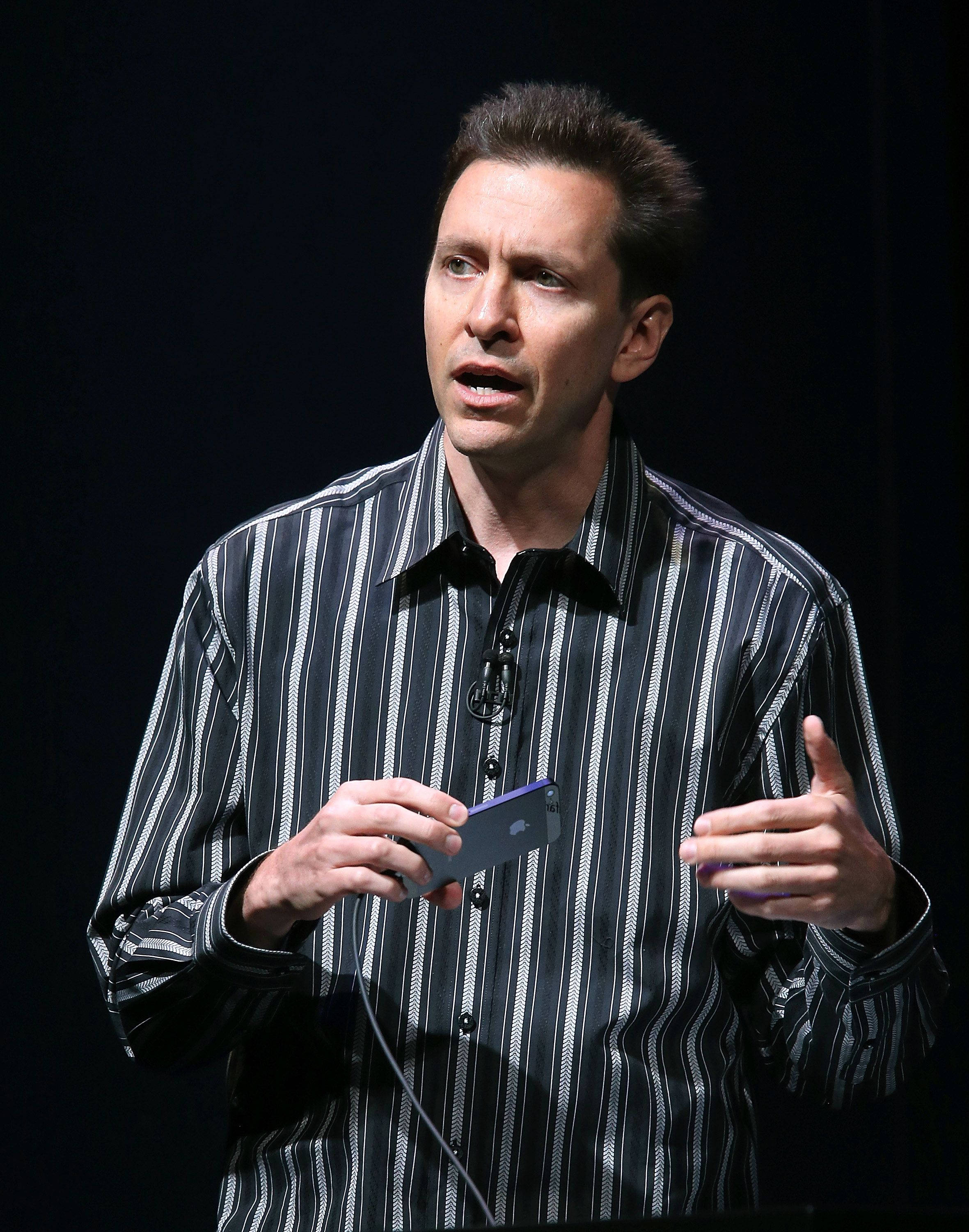 Scott Forstall, iPhone, black and white striped shirt, 2K Phone Wallpaper