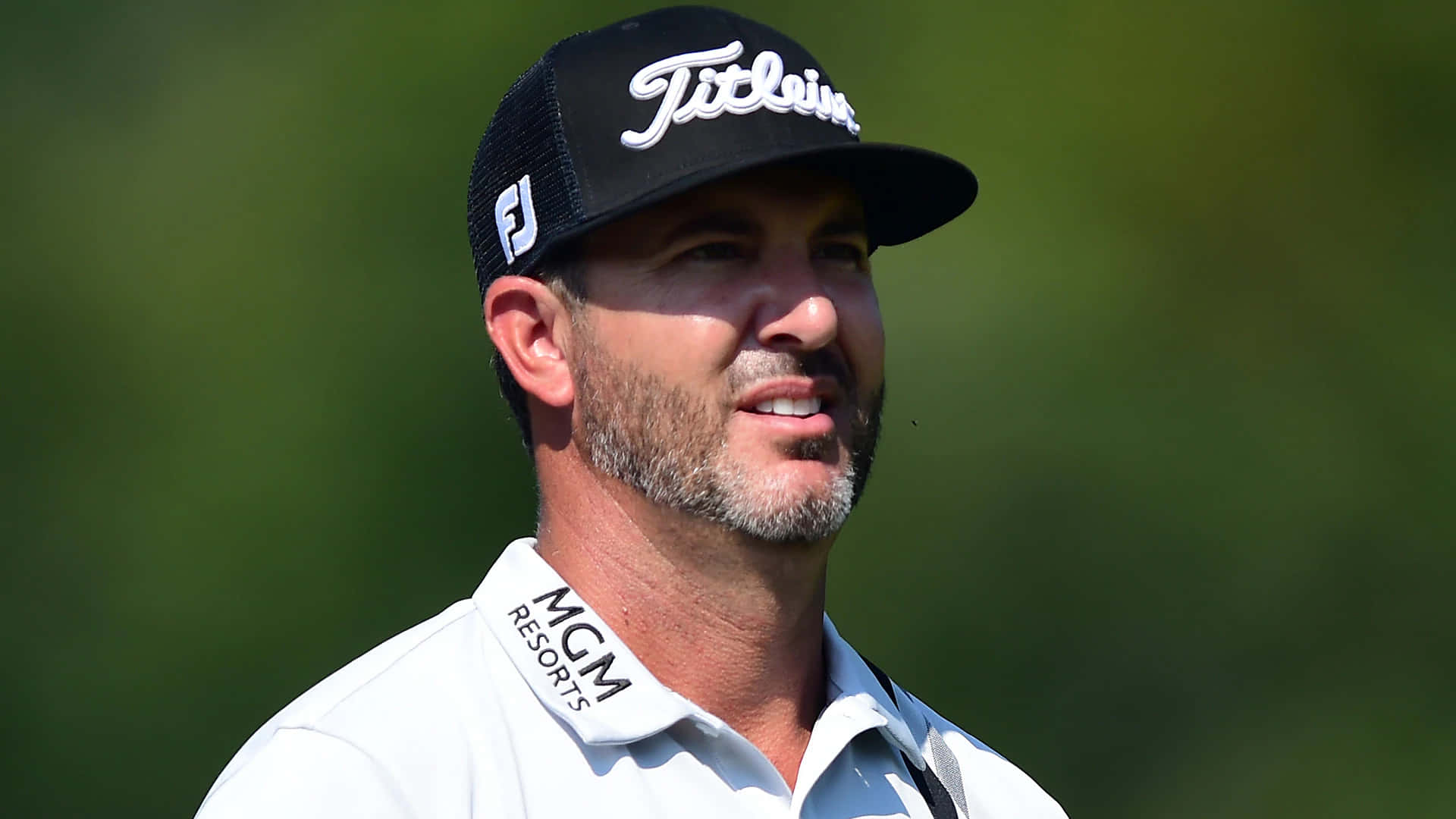 Scott Piercy, black Titleist cap, white MCM Resorts polo, Full HD Desktop Wallpaper