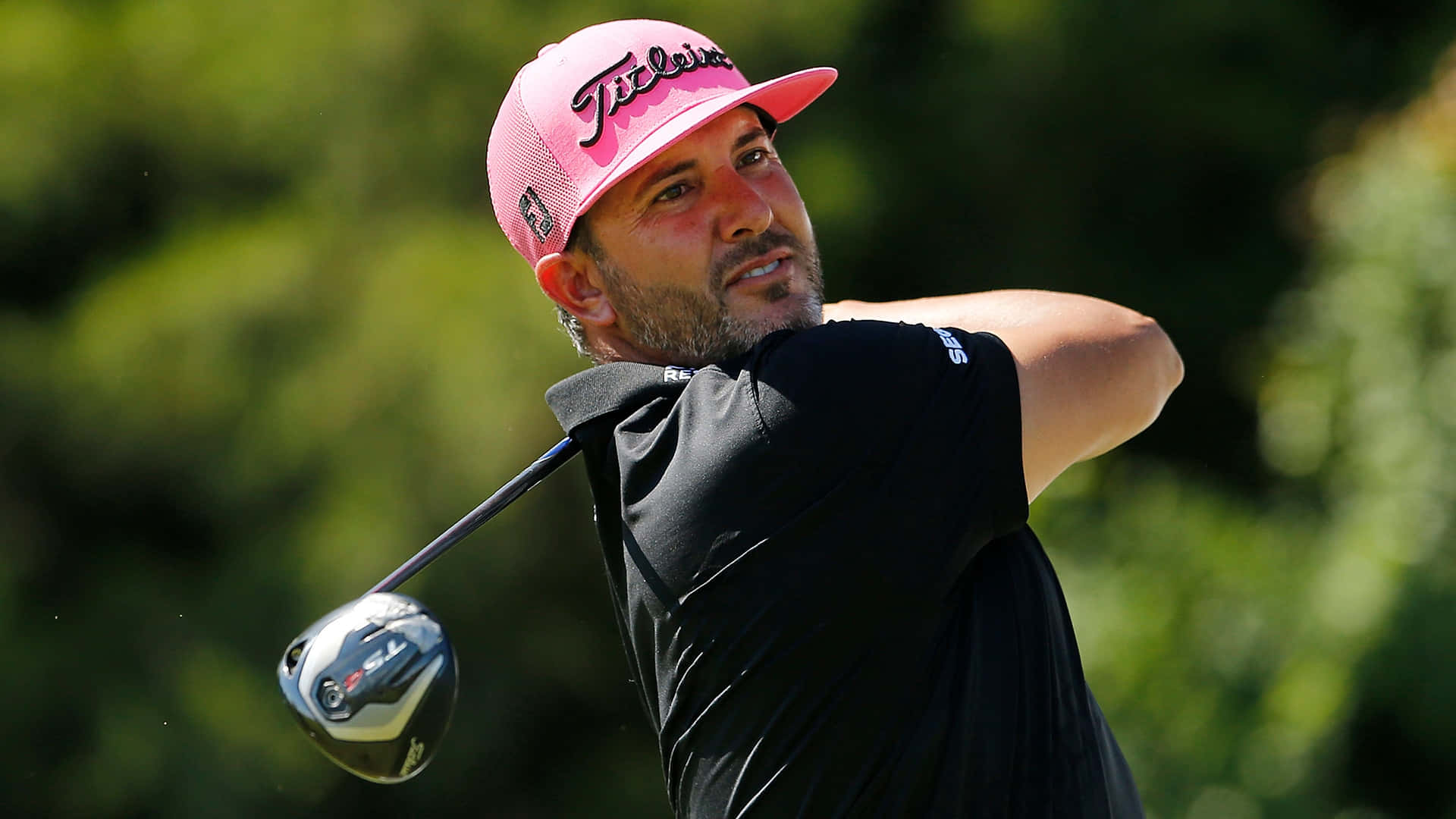 Scott Piercy, pink Titleist cap, black shirt, Full HD Desktop Wallpaper