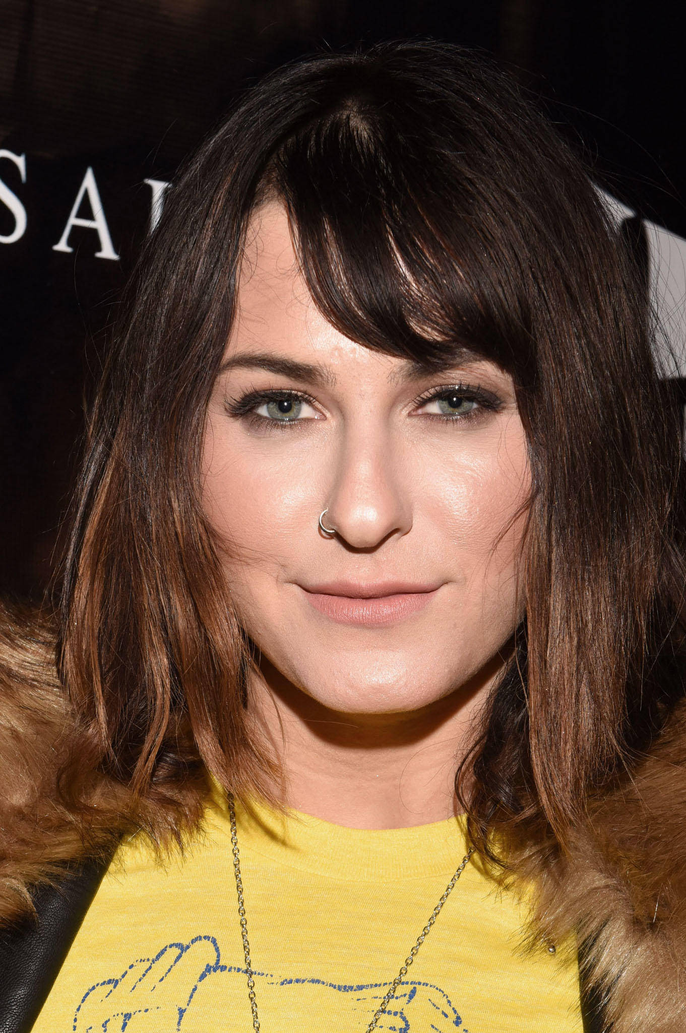 Scout Taylor-Compton, black and yellow aesthetic, yellow t-shirt, Full HD Phone Wallpaper
