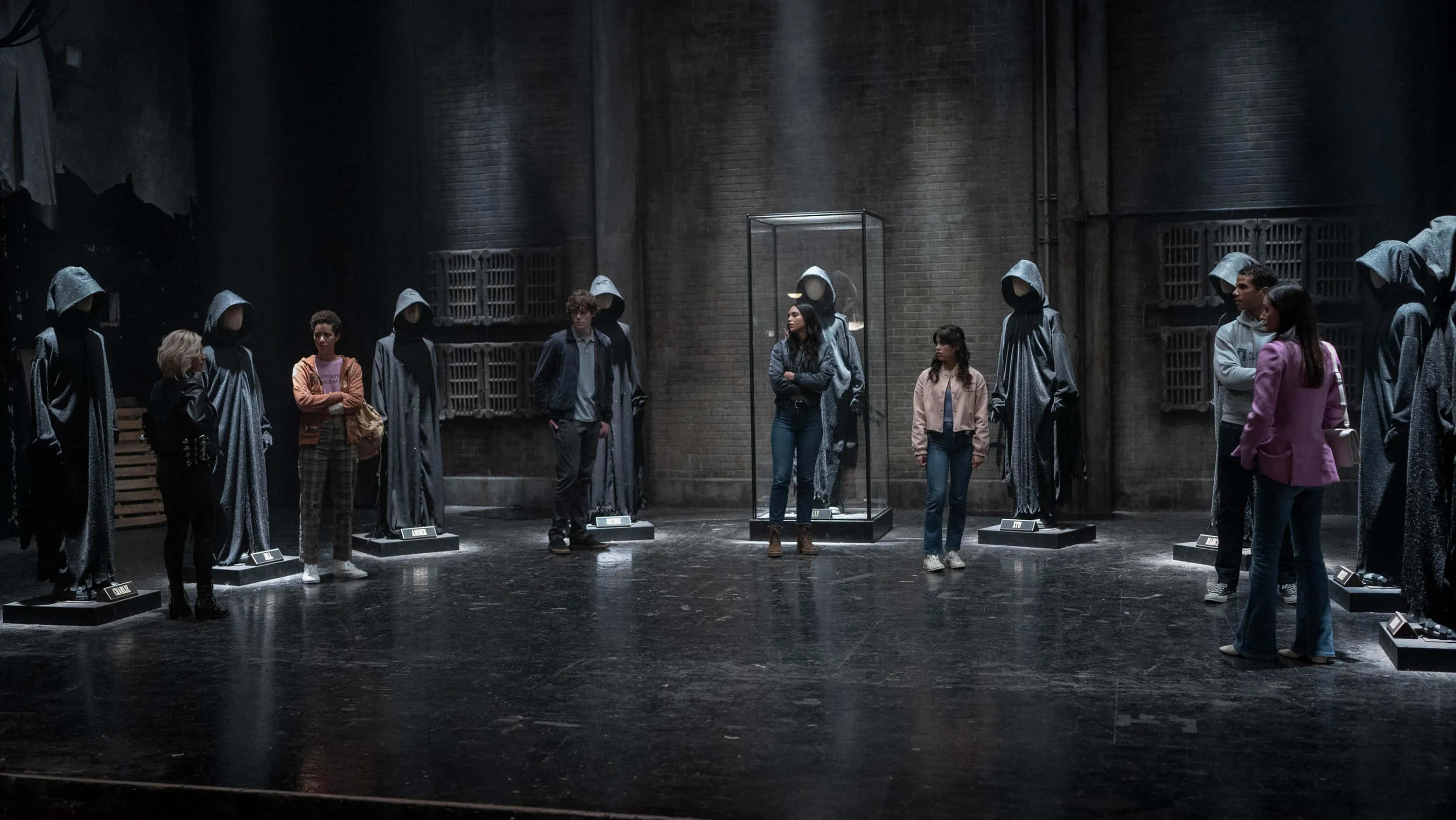 Scream 6, costume exhibit, hooded figures, 2K Desktop Wallpaper
