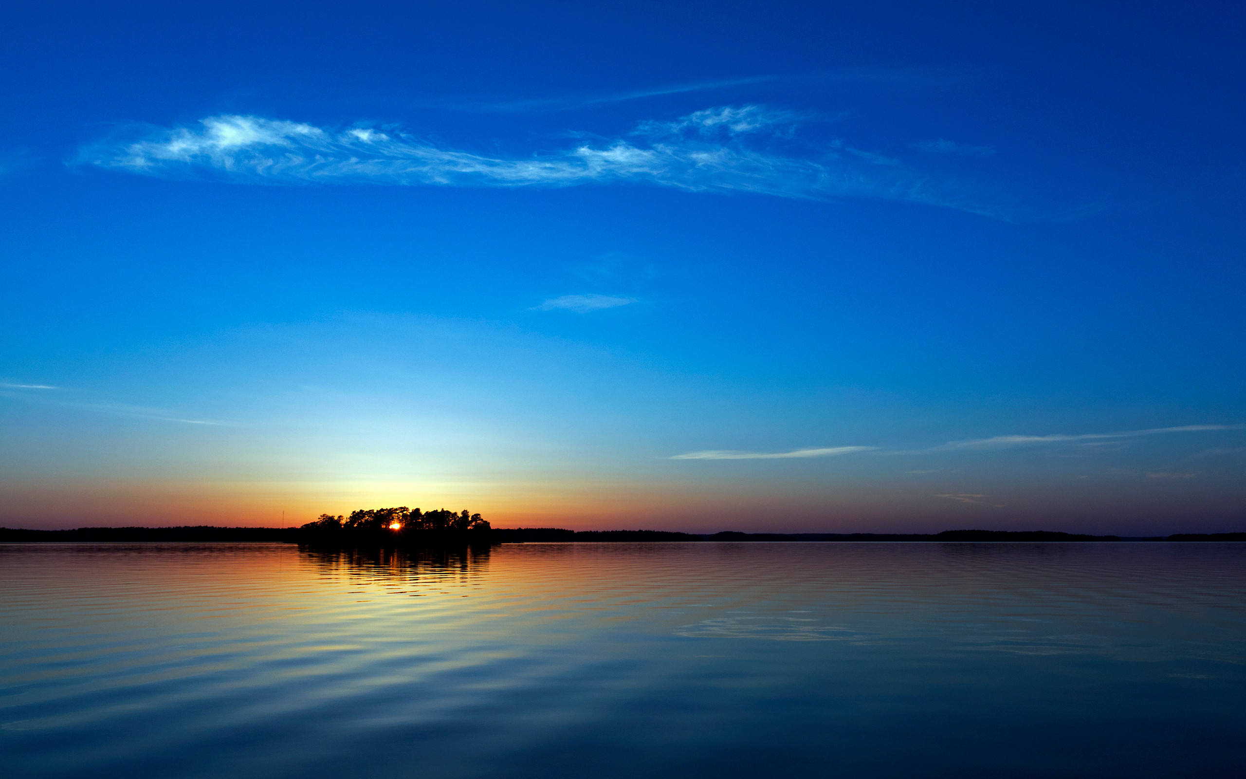 Blue Sunset Island, Sunset, calm water, 2K Desktop Wallpaper