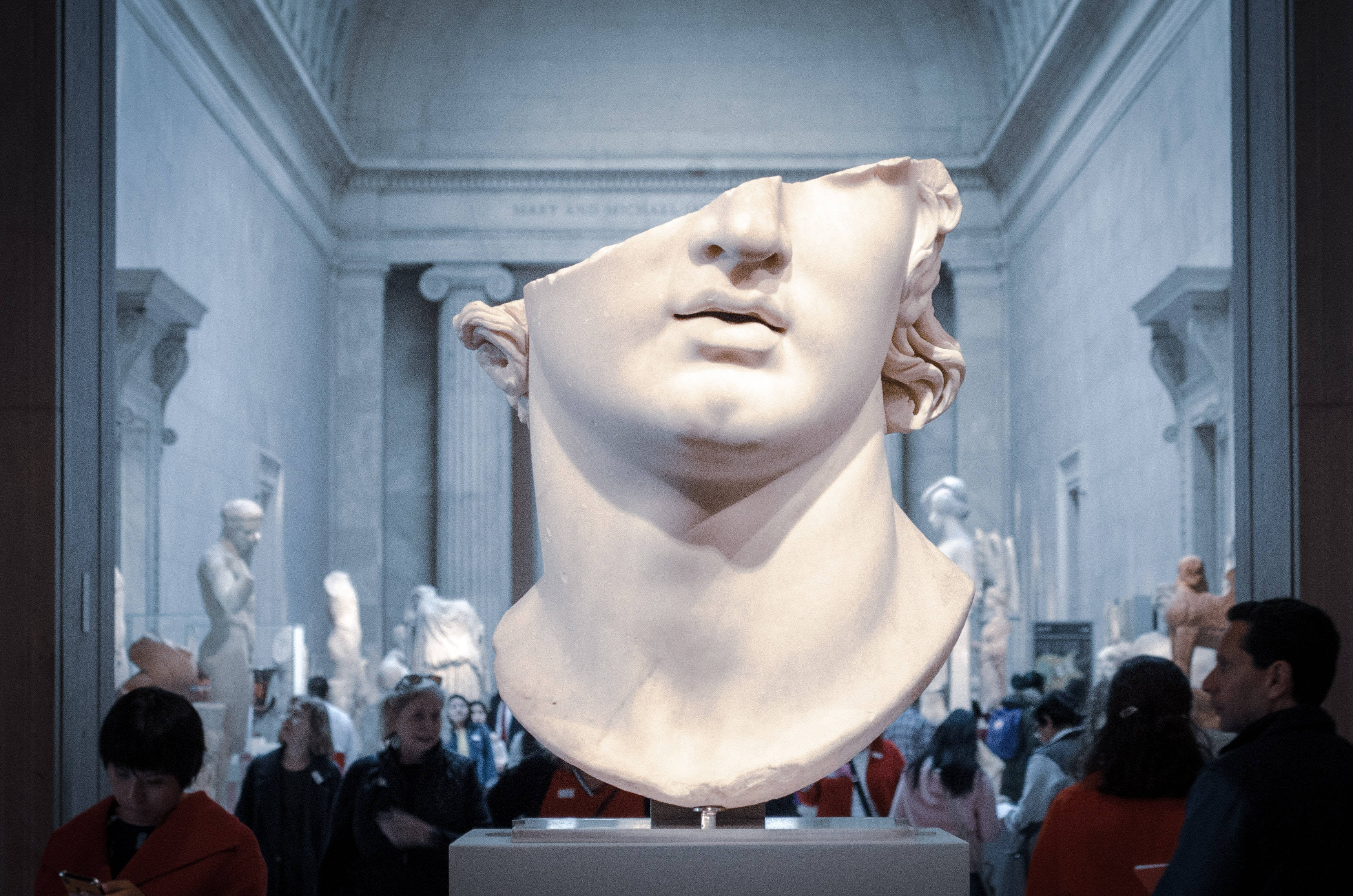 marble bust, missing upper face, grand museum gallery, 2K Desktop Wallpaper