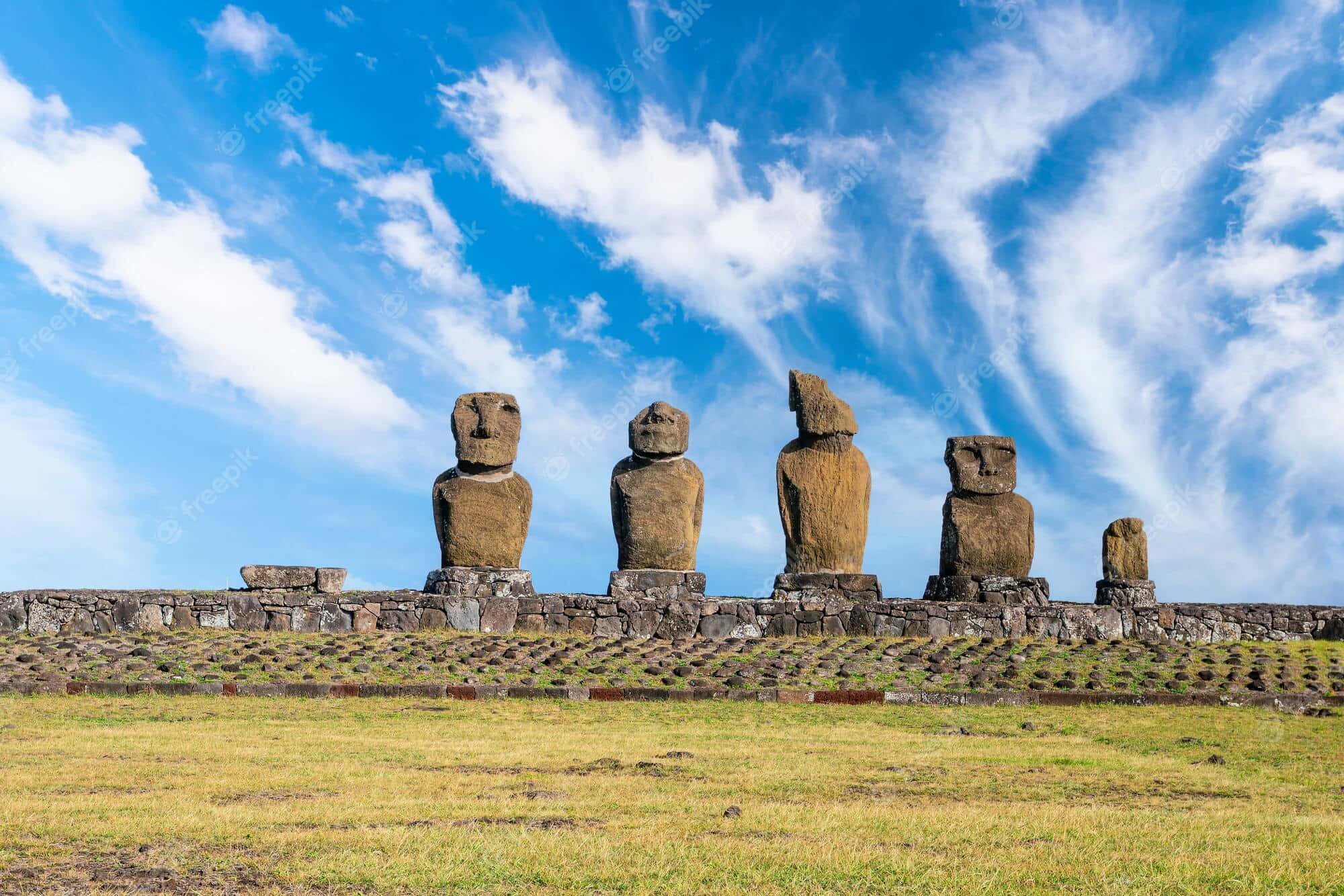 moai statues, grassy platform, vibrant blue sky, Full HD Desktop Wallpaper