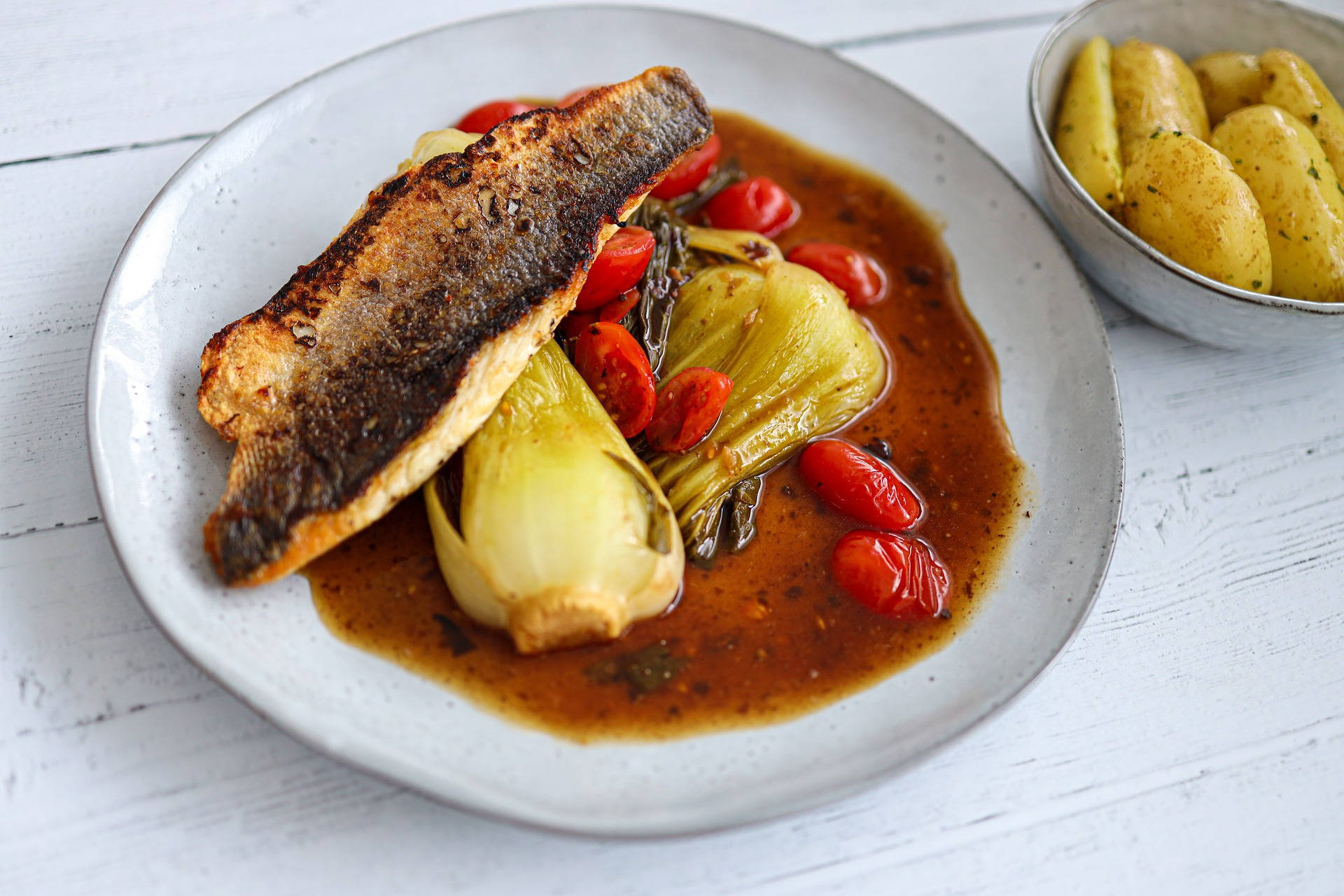 Spicy Sea Bass, fennel, cherry tomatoes, Full HD Desktop Wallpaper