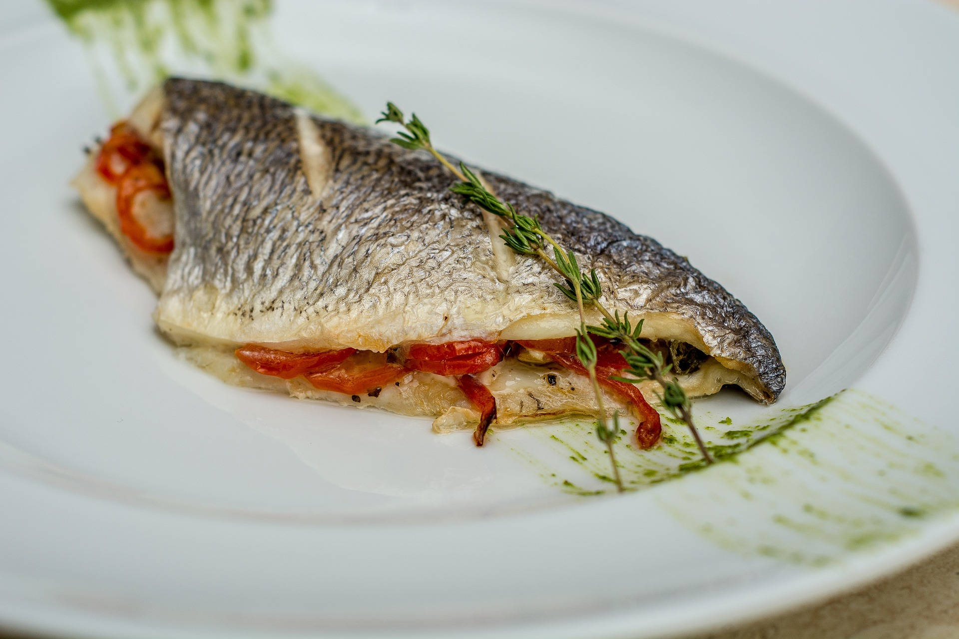 Sea Bass, fish fillet, roasted red peppers, Full HD Desktop Wallpaper