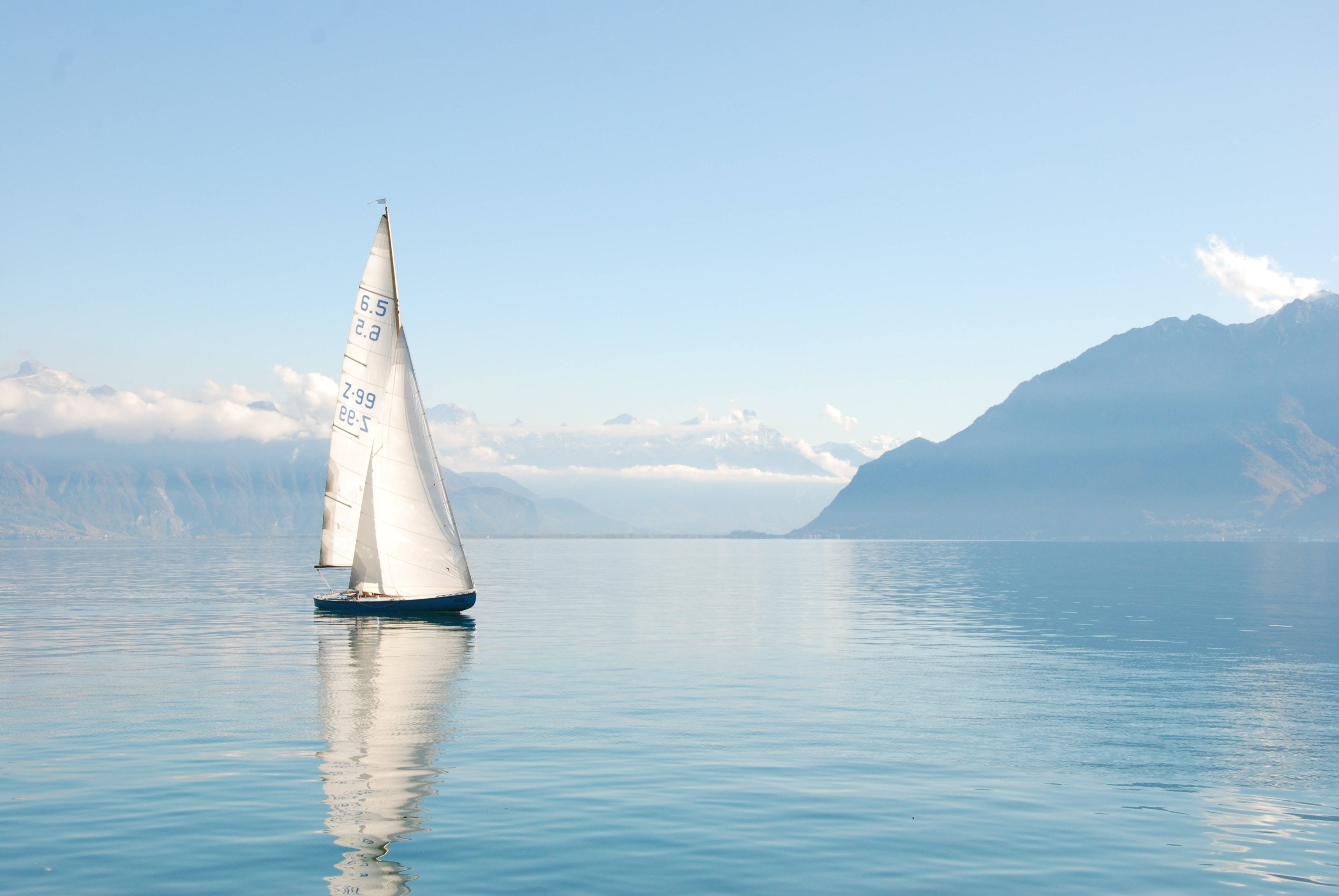 yacht, emerald sea, turquoise waters, 4K Desktop Wallpaper