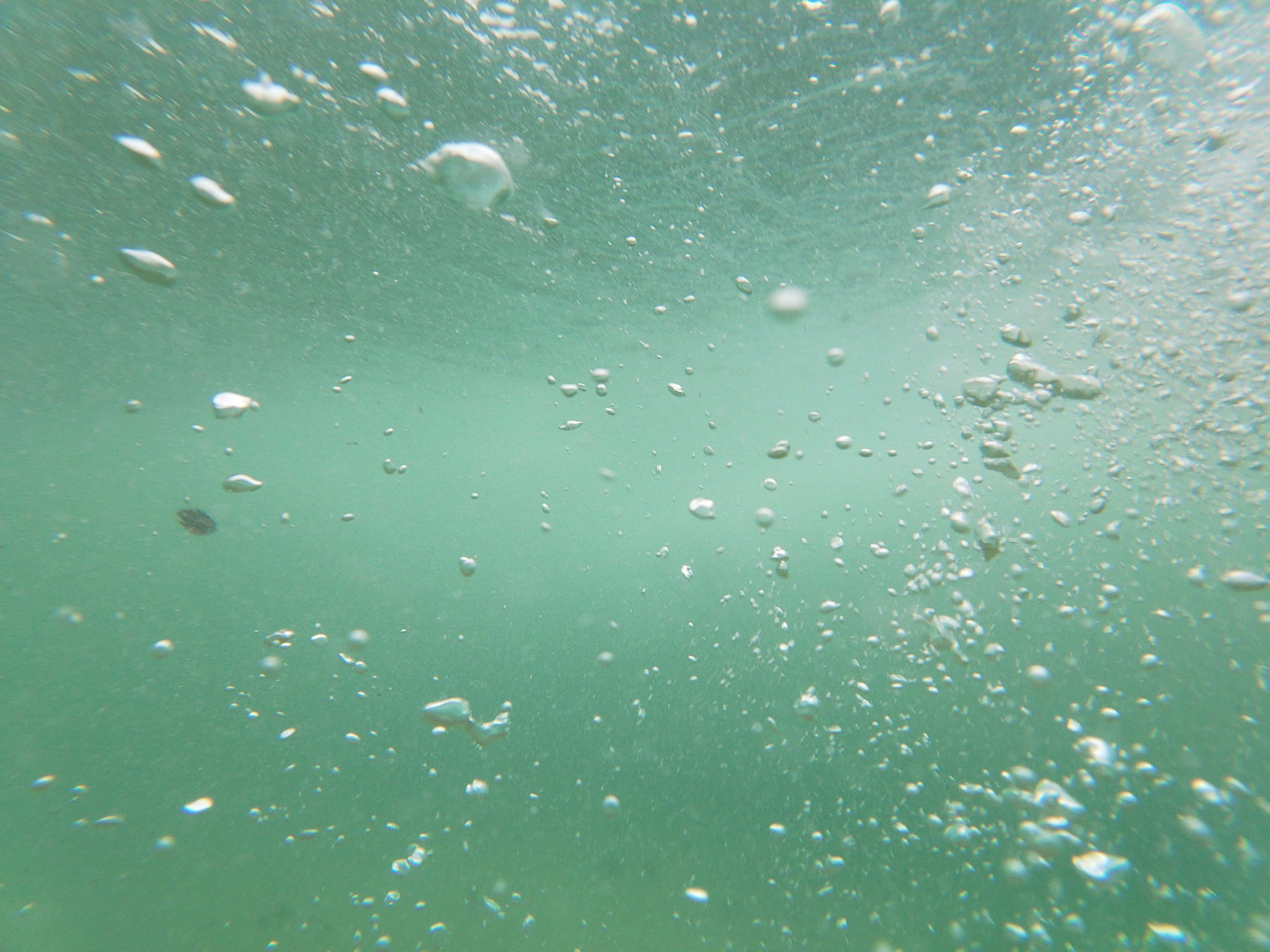 Seafoam Green, greenish turquoise water, bubbles, 2K Desktop Wallpaper
