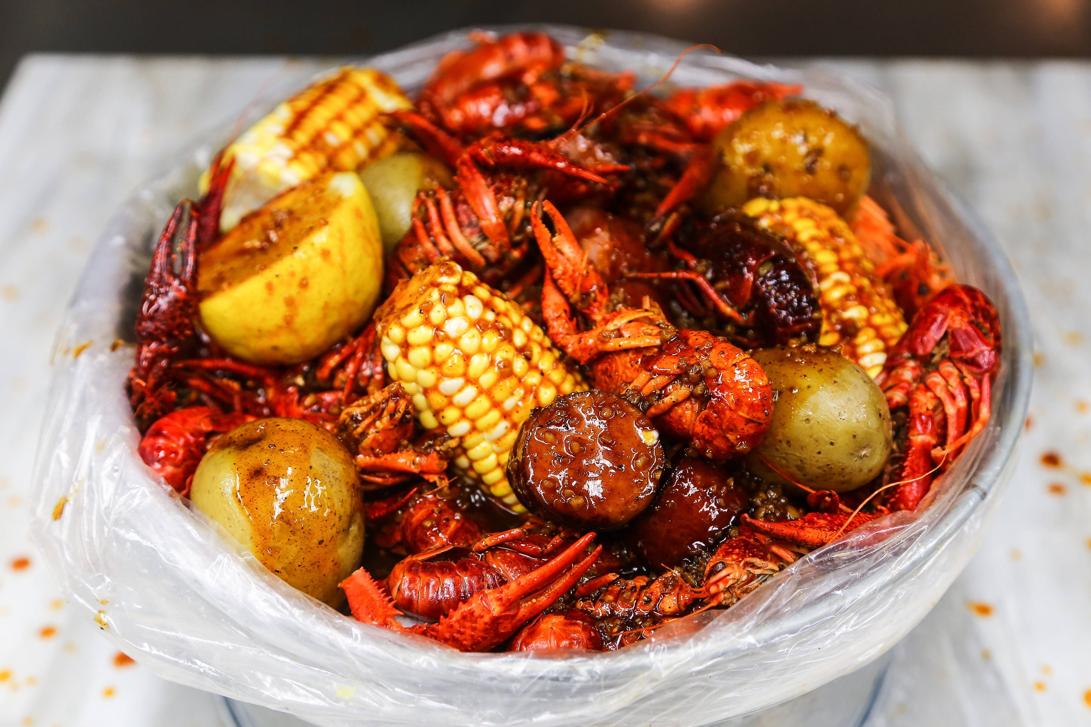 sweet seafood dish, spicy crawfish, corn, 2K Desktop Wallpaper