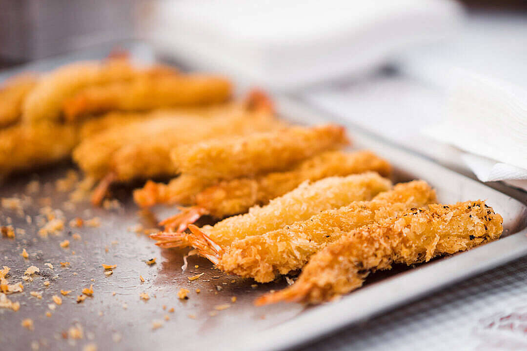 fried seafood prawns, golden crispy fried shrimp, tails, SD Desktop Wallpaper