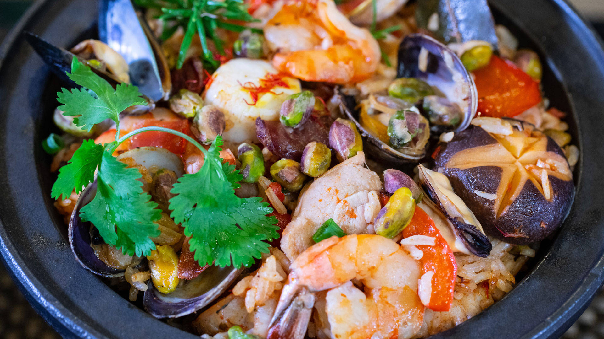 seafood paella, dark bowl, shrimp, Full HD Desktop Wallpaper