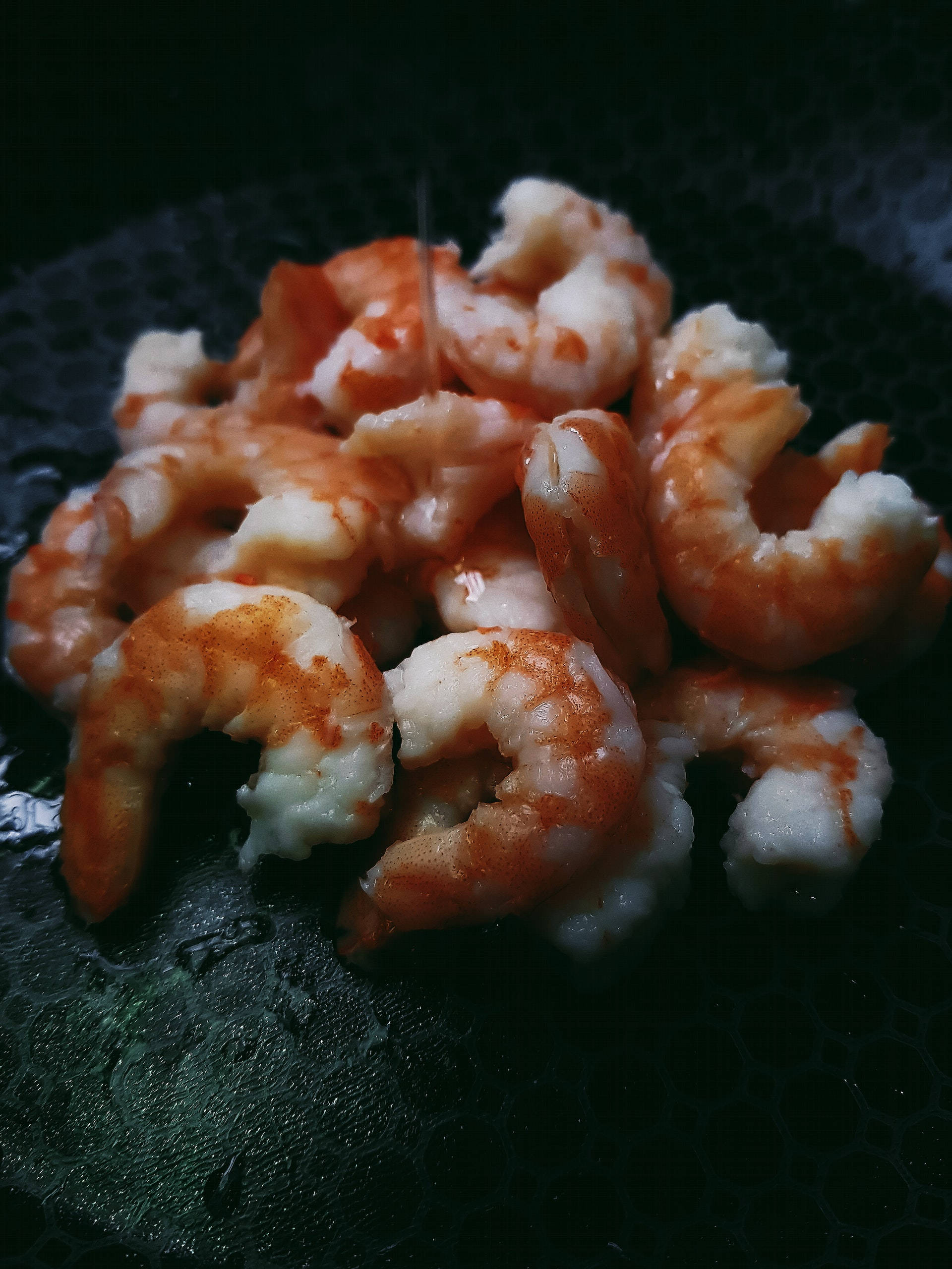 prawns, pan, orange tails, 2K Phone Wallpaper