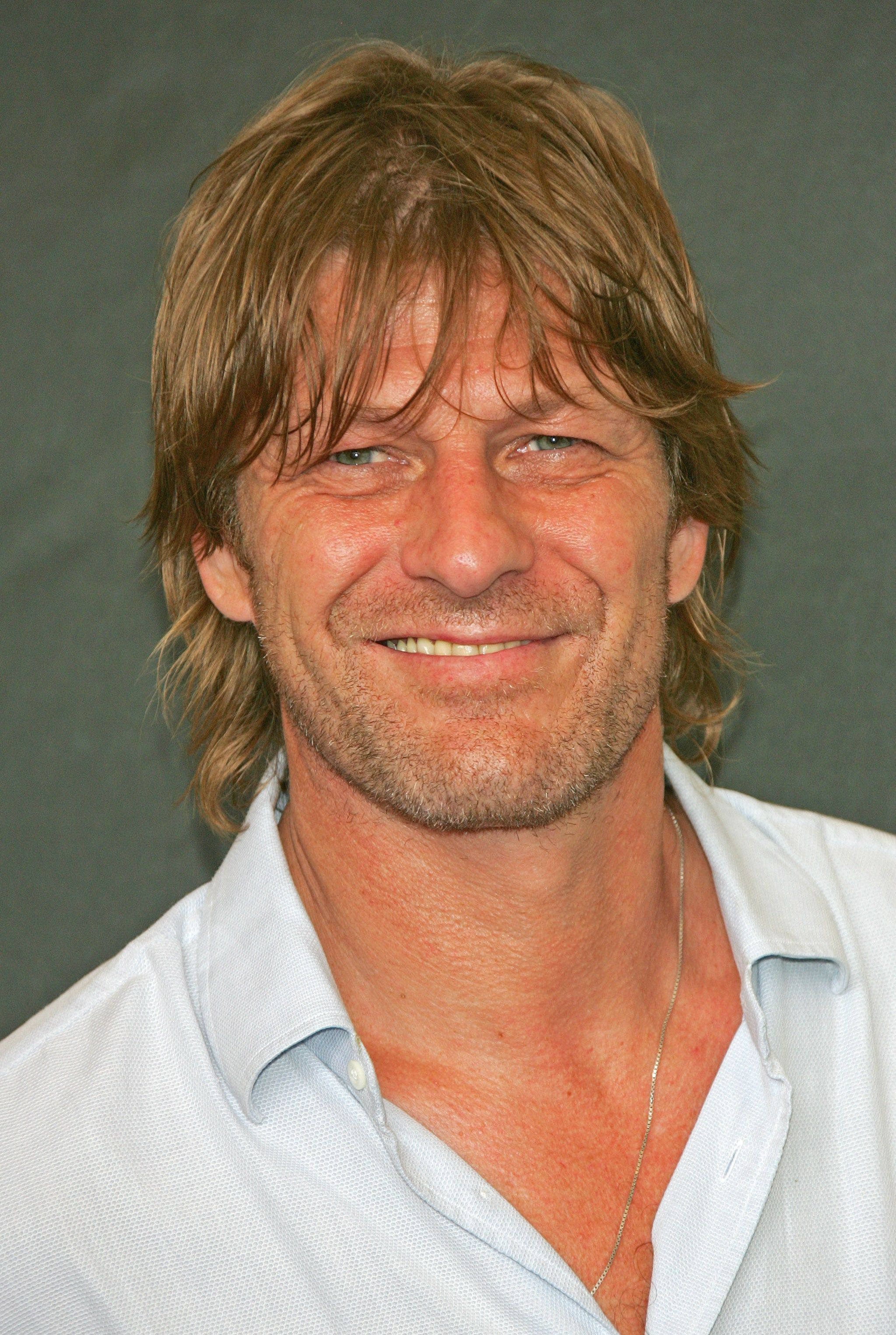 Sean Bean, handsome British Star, tousled blonde hair, 2K Phone Wallpaper