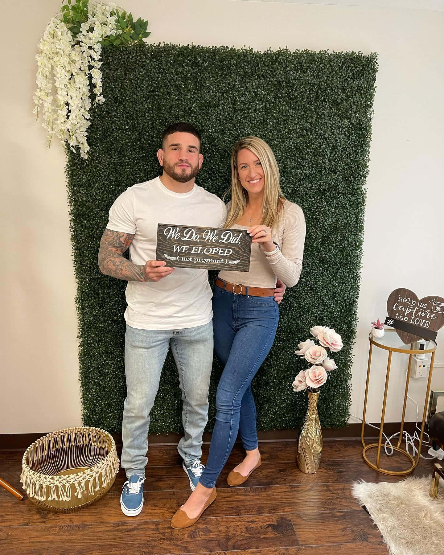 Sean Brady, We Do We Did WE ELOPED (not pregnant), green hedge wall, HD Phone Wallpaper