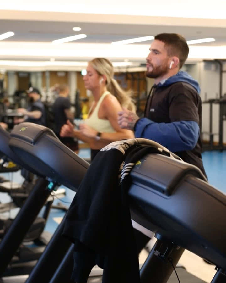 Sean Brady, treadmill, gym, SD Phone Wallpaper