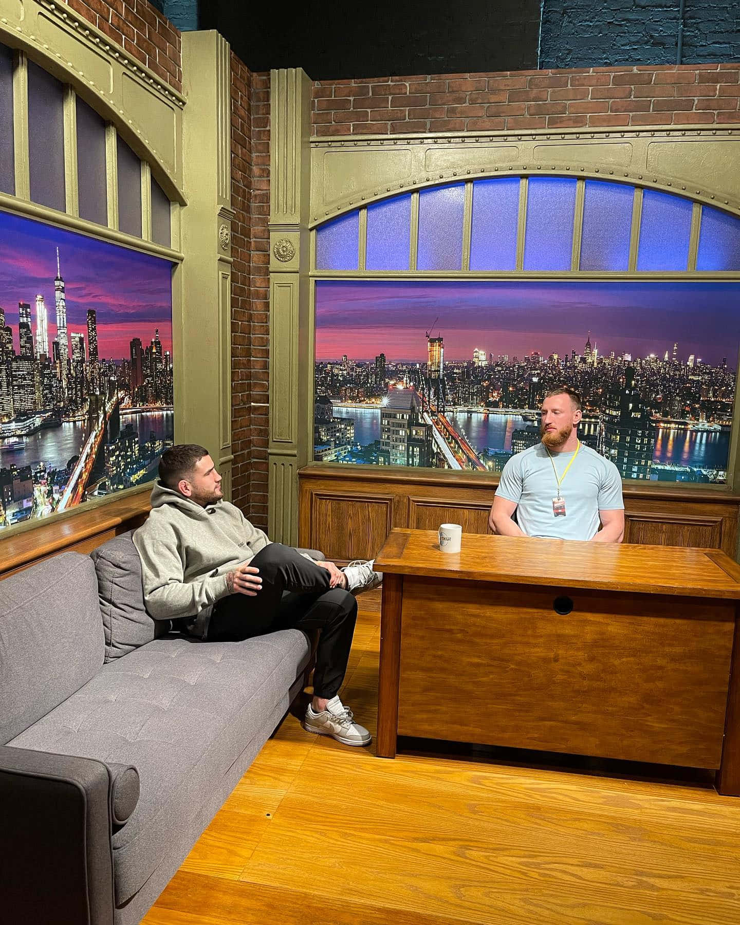 Sean Brady, talk show set, brick walls, HD Phone Wallpaper