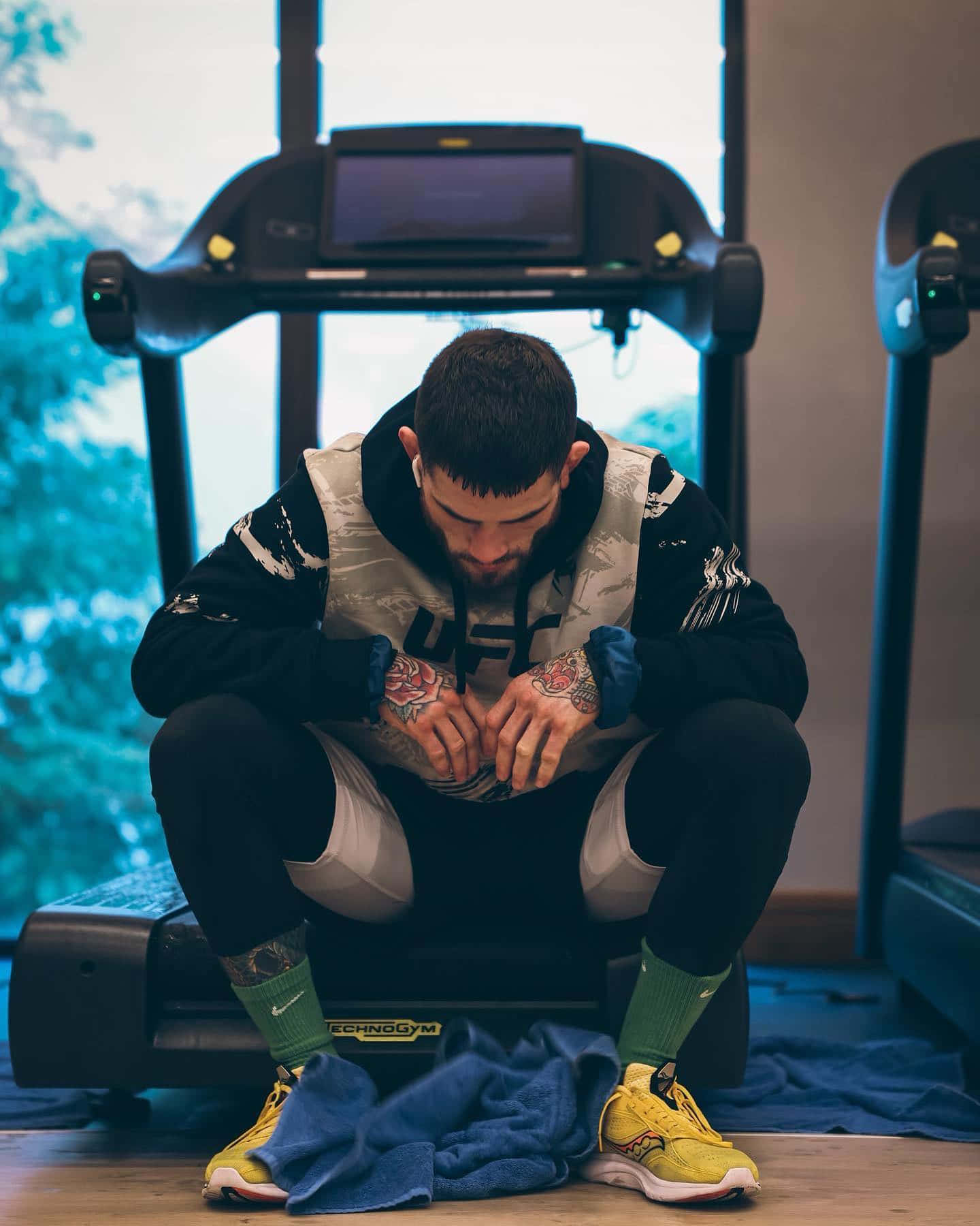 Sean Brady, UFC gear, treadmill, HD Phone Wallpaper