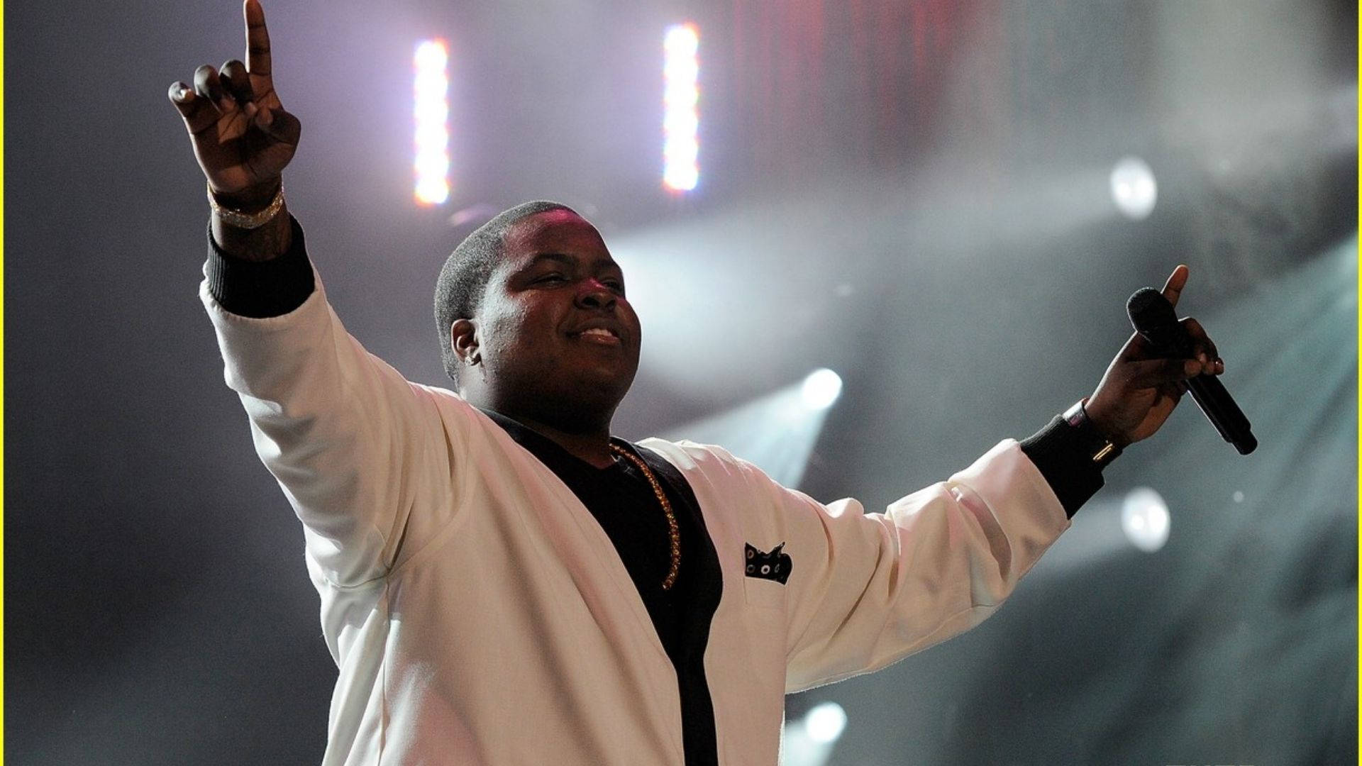Sean Kingston, white jacket, mic, Full HD Desktop Wallpaper