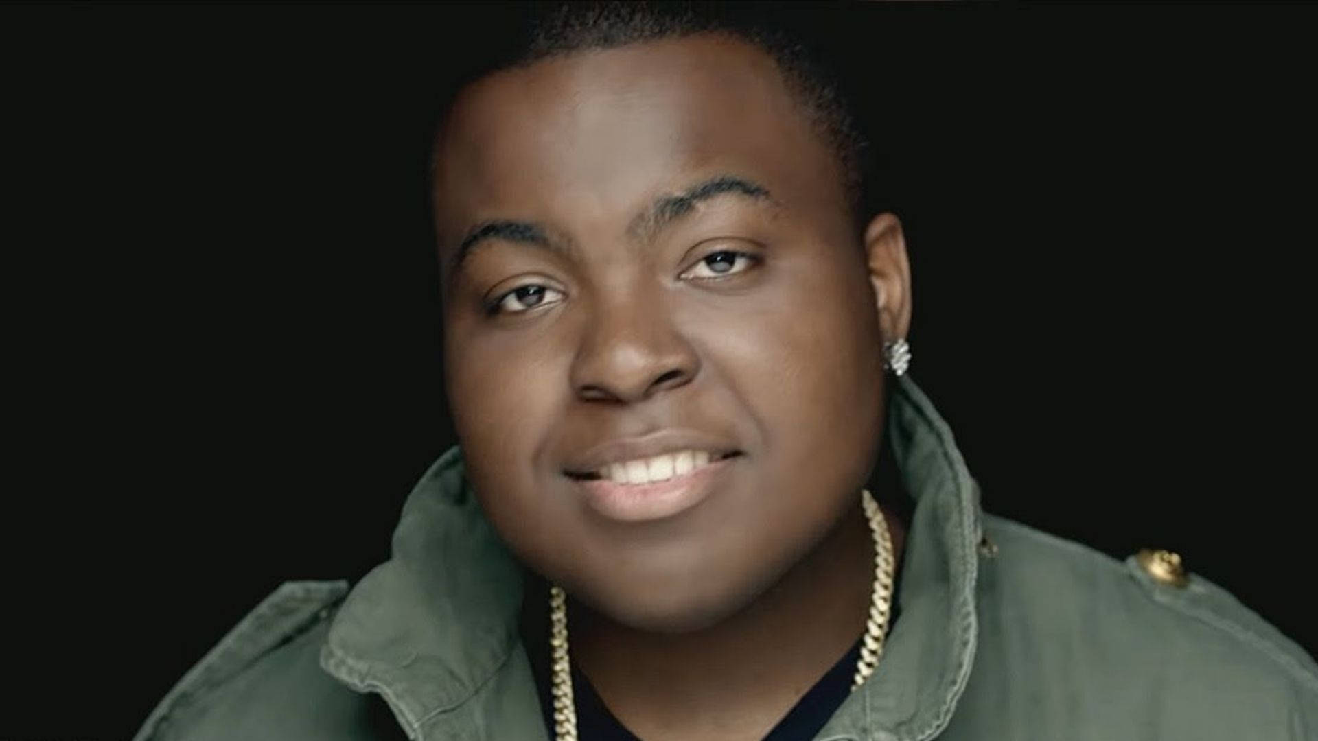 Sean Kingston, green jacket, gold chain, Full HD Desktop Wallpaper