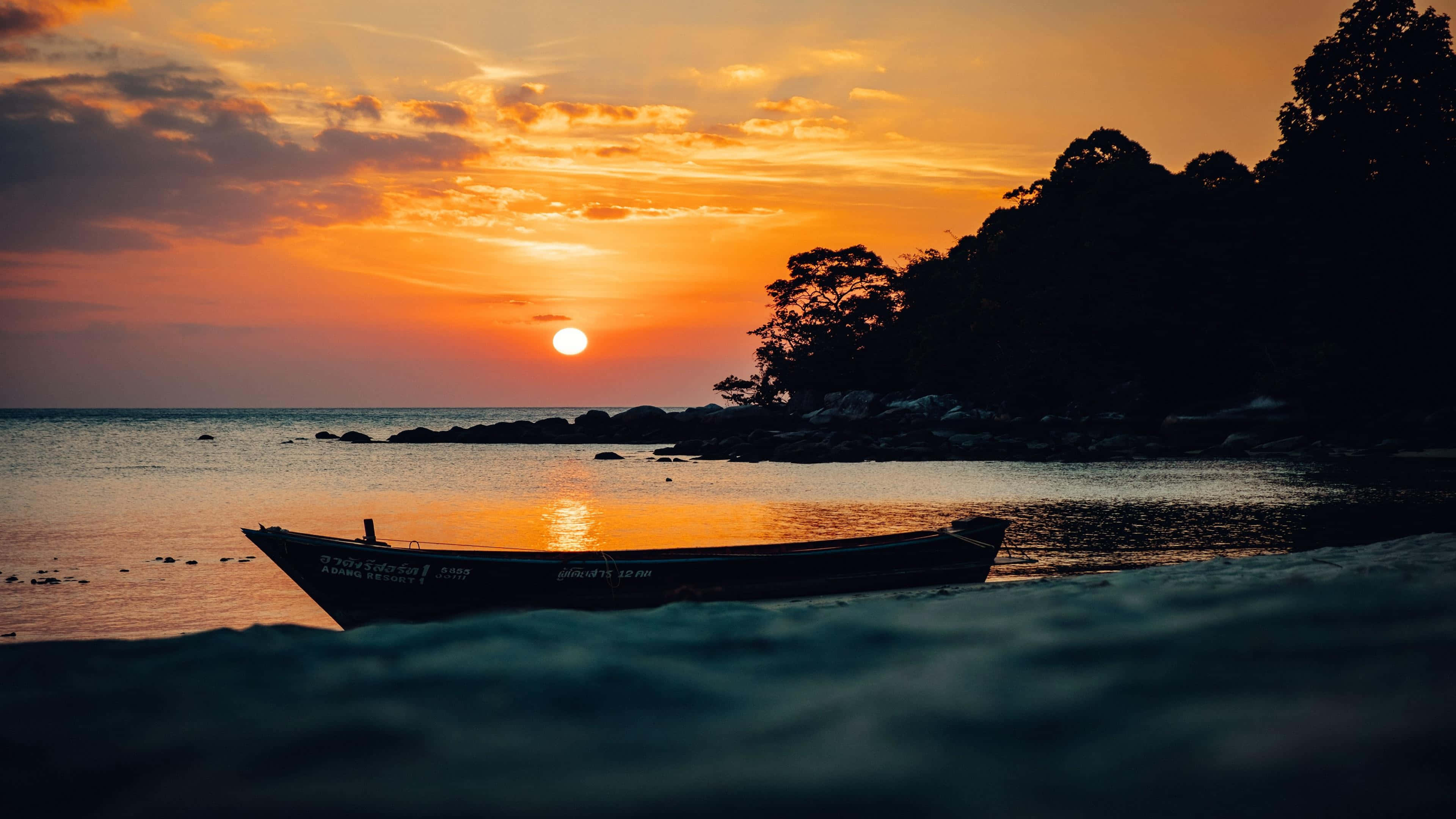 Seashore, sandy shore, sunset, 4K Desktop Wallpaper