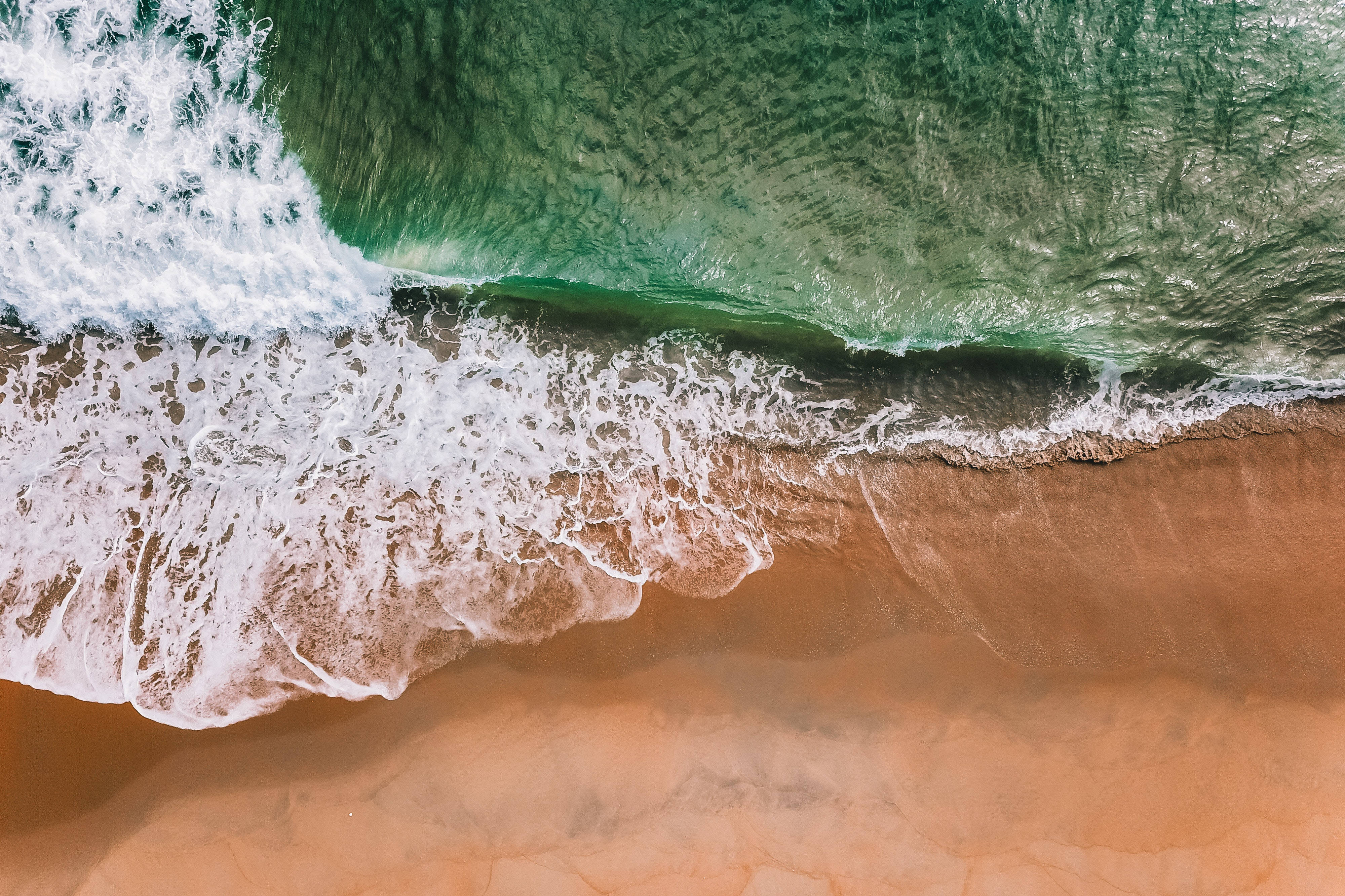 turquoise waves, golden sandy beach, foamy white surf, 4K Desktop Wallpaper