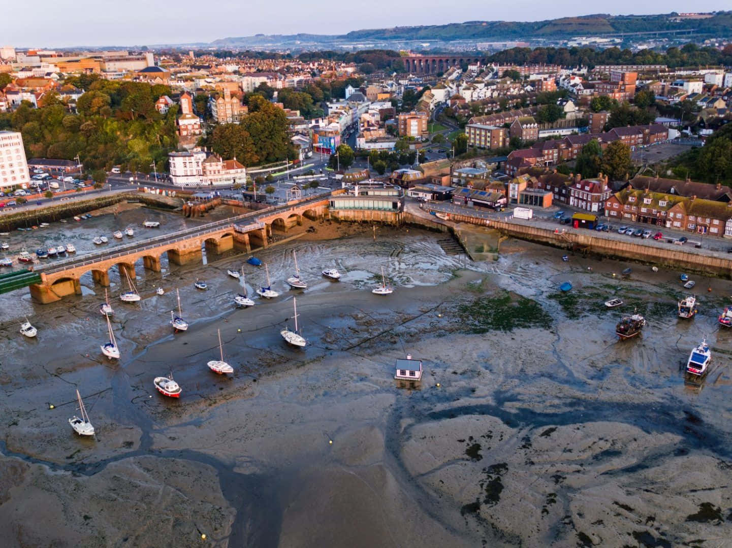 Seaside, 1441 x 1080, coastal town, HD Desktop Wallpaper