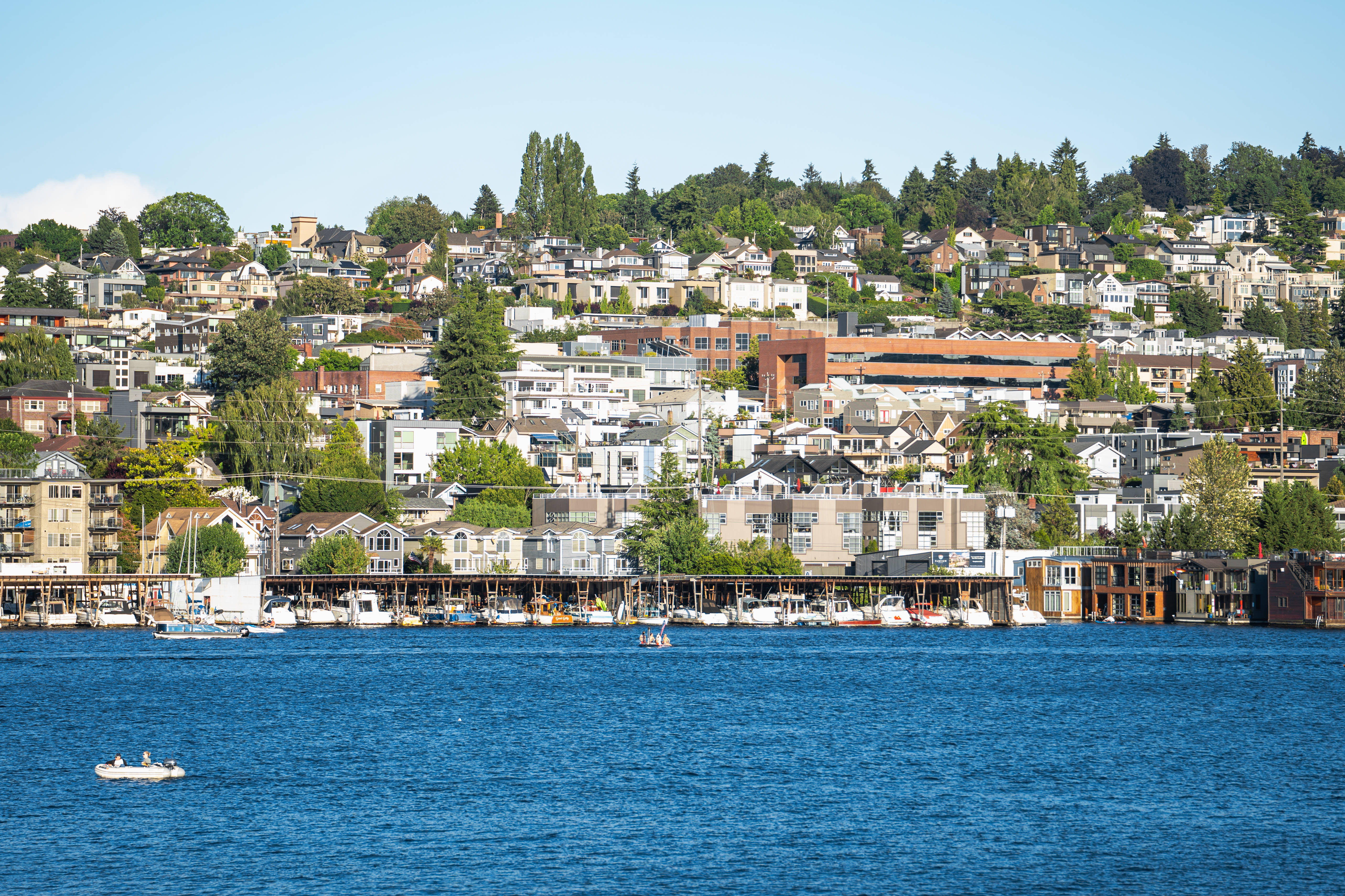 Seattle, waterfront cityscape, tree-lined hills, 5K Desktop Wallpaper