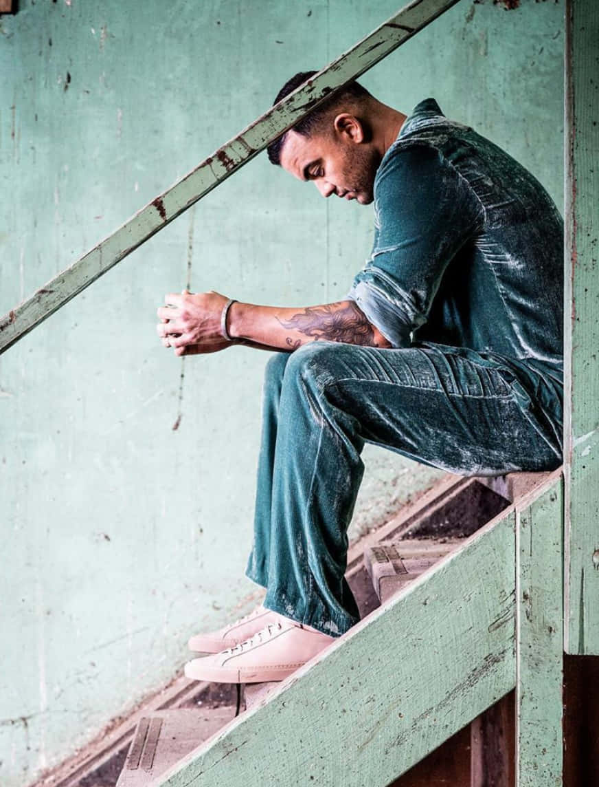 Guy Sebastian, velvet teal, pink sneakers, SD Phone Wallpaper