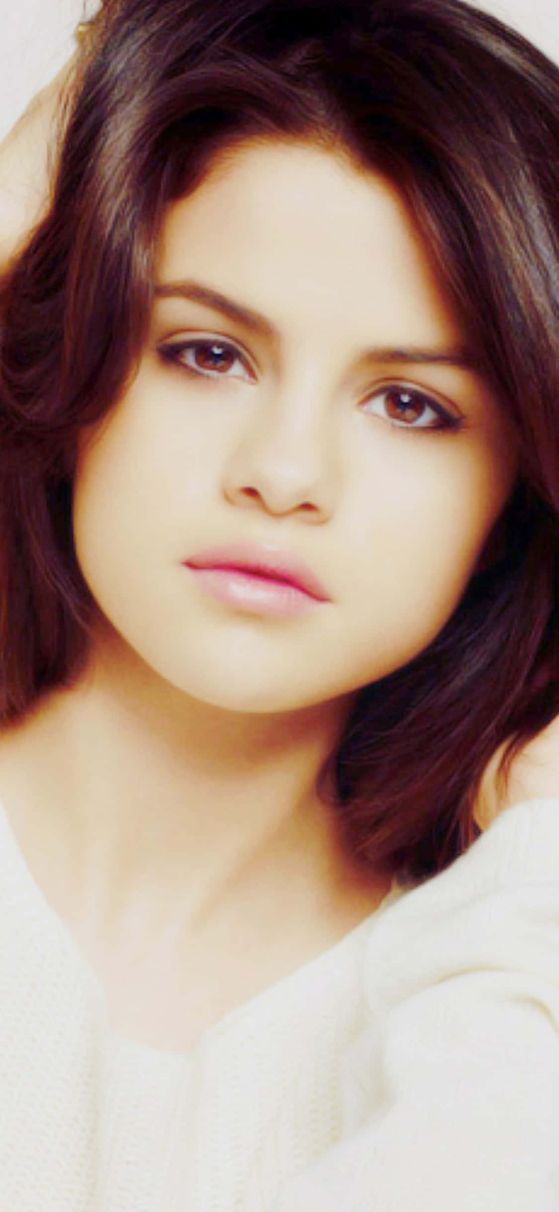 Selena Gomez, iPhone, white sweater, Full HD Phone Wallpaper