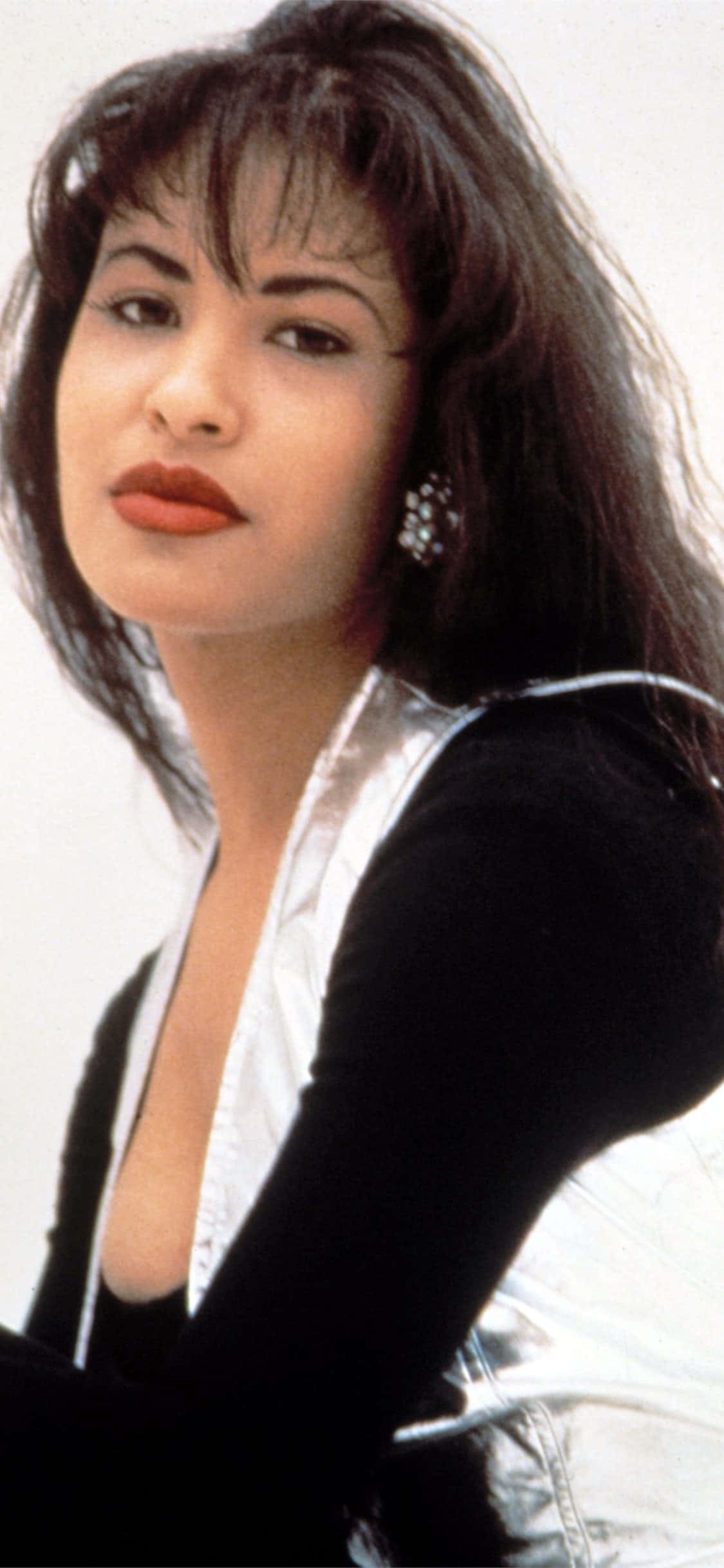 Selena Quintanilla, iPhone, black and silver outfit, Full HD Phone Wallpaper