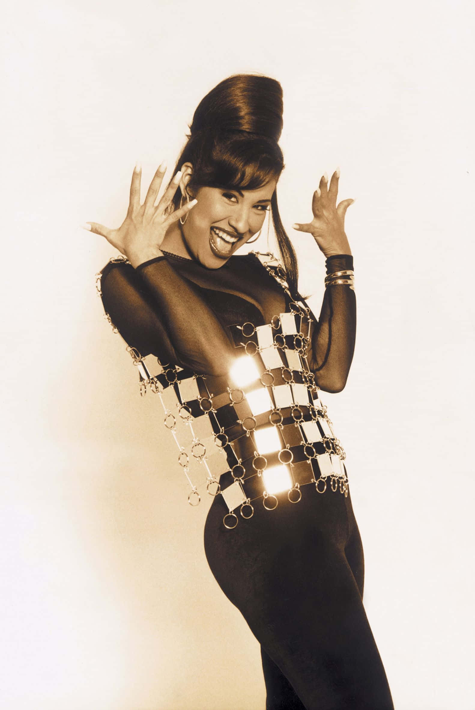 Selena Quintanilla iPhone, shiny metallic chain outfit, joyful woman, Full HD Phone Wallpaper
