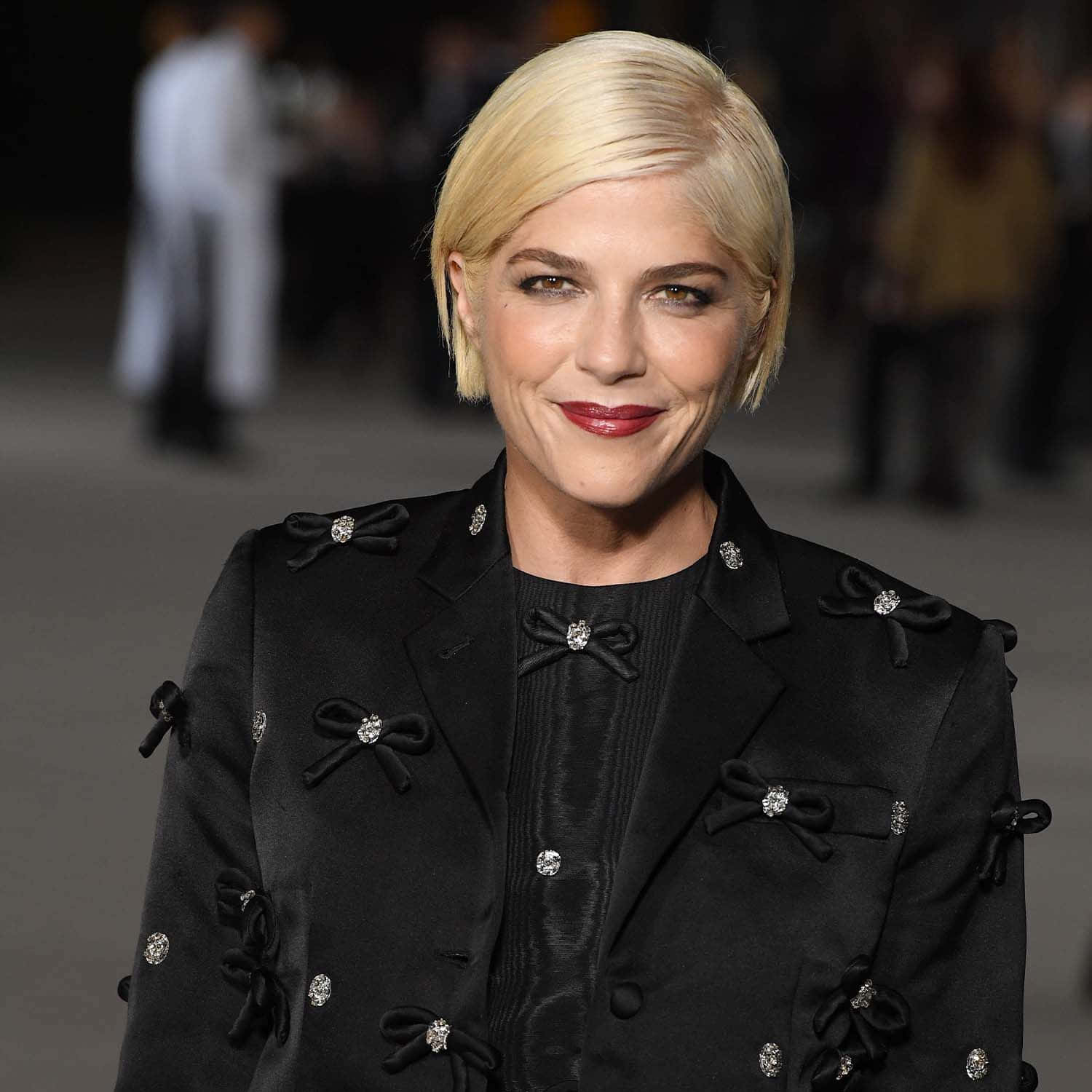 Selma Blair, black jacket, crystal-embellished bows, HD Desktop Wallpaper
