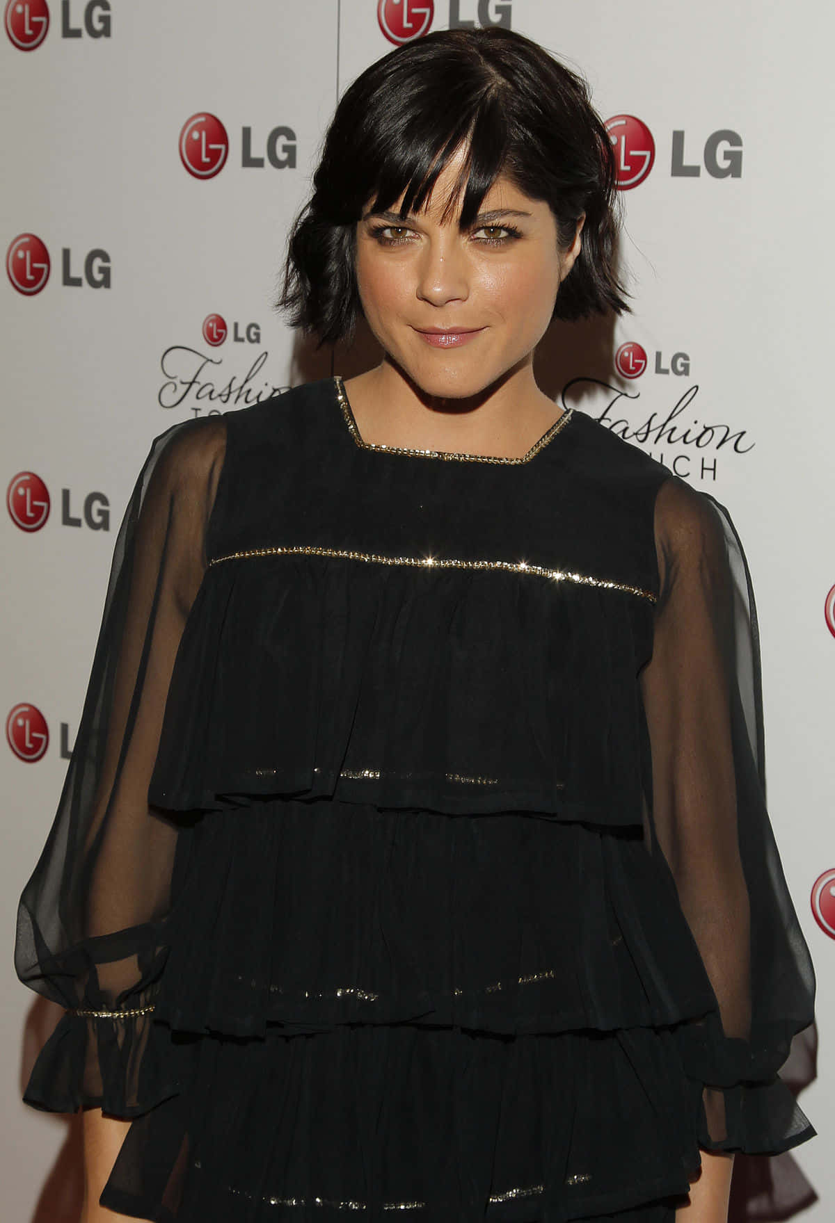 Selma Blair, black tiered dress, sheer sleeves, HD Phone Wallpaper