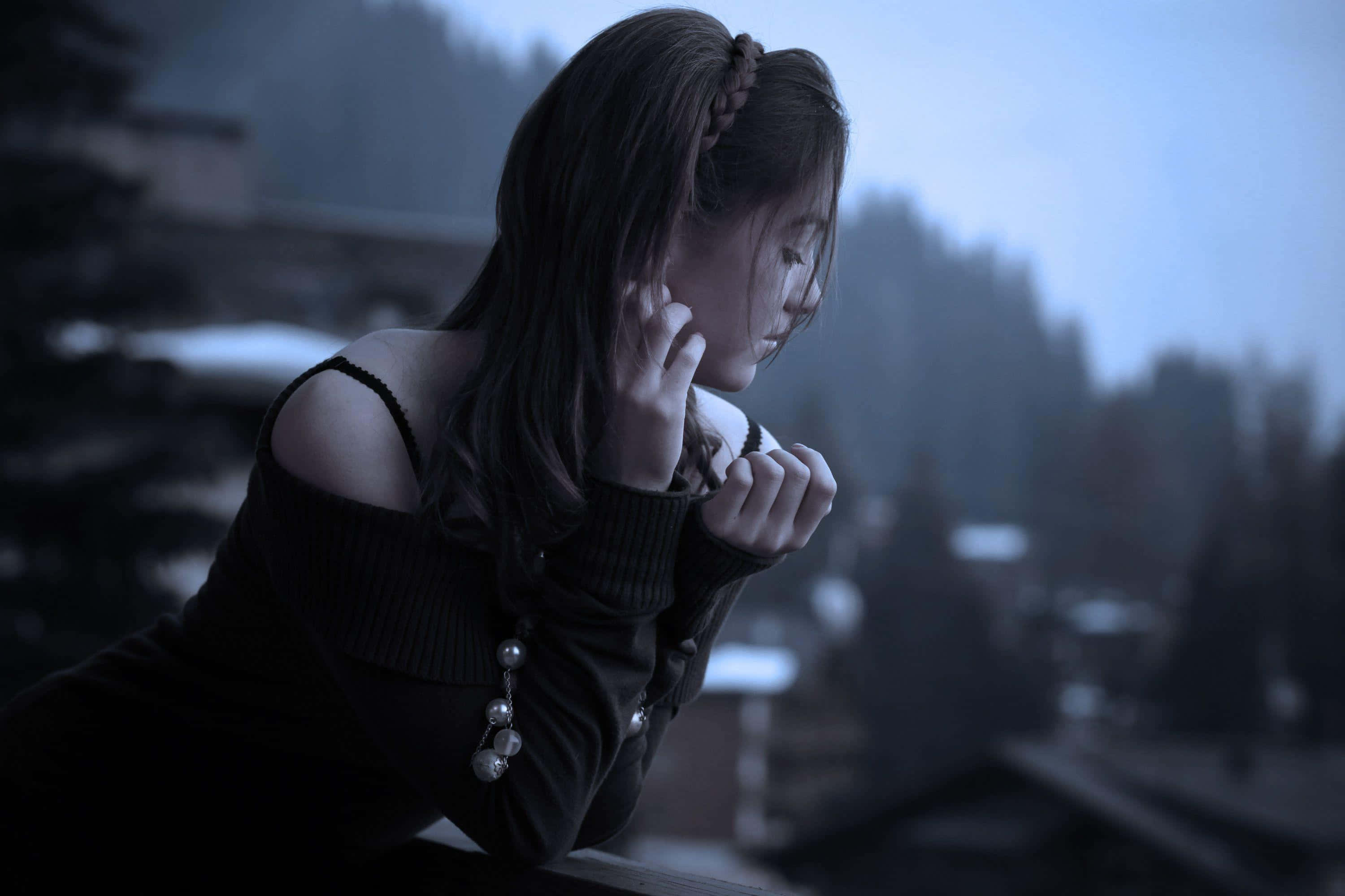 black sweater, misty mountain town, twilight, 2K Desktop Wallpaper
