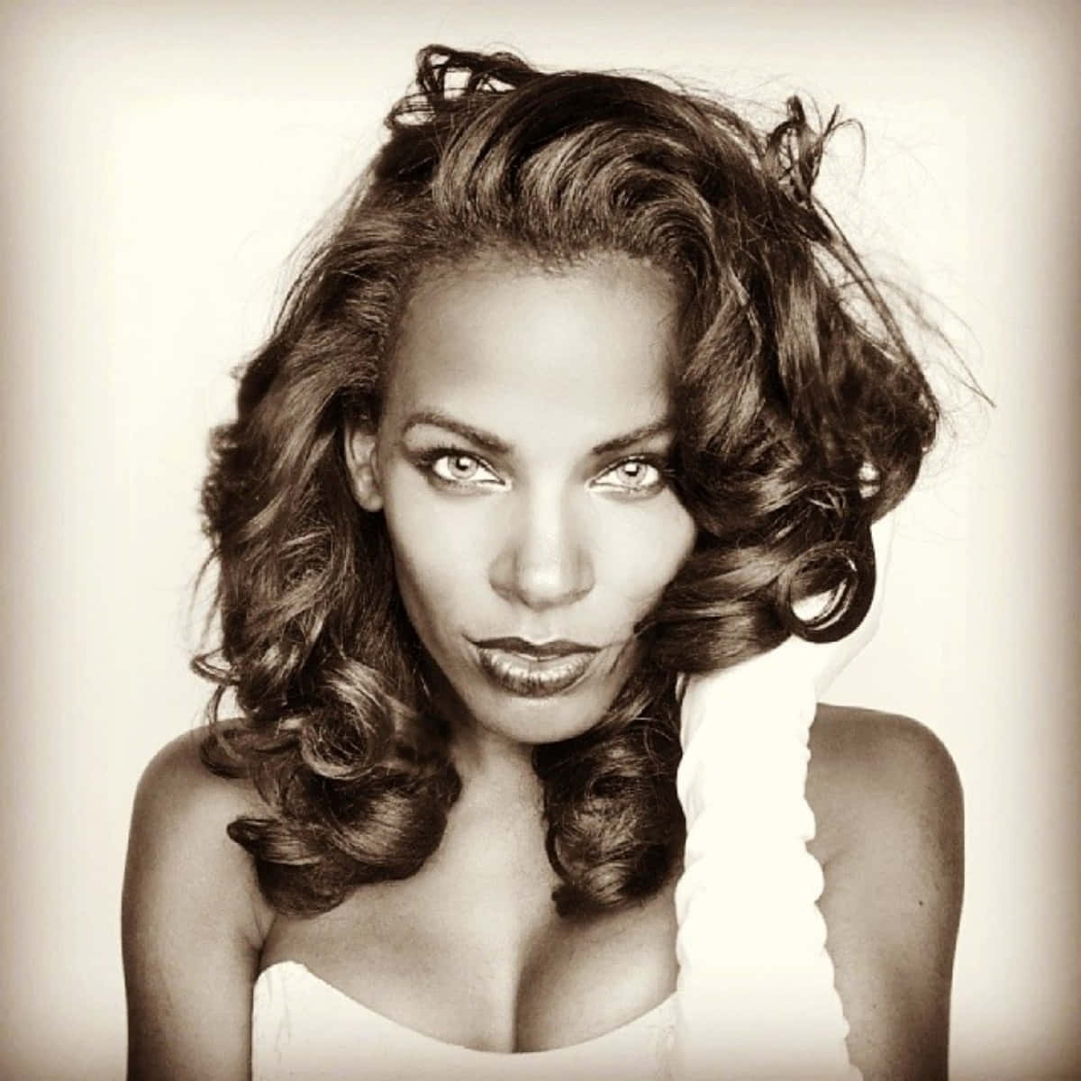 sepia tone, woman, voluminous curls, SD Desktop Wallpaper