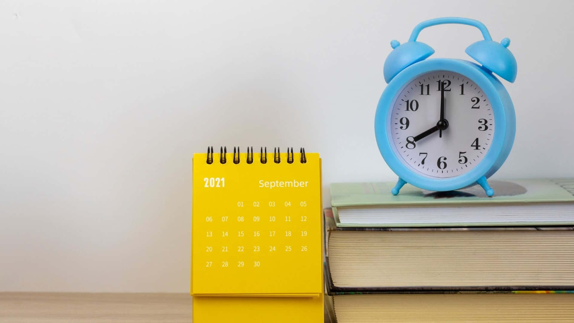 2021 September desk calendar, bright yellow, blue alarm clock, Full HD Desktop Wallpaper