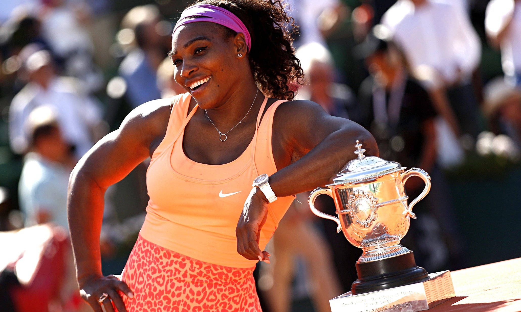 Serena Williams, championship trophy, sunlit clay tennis court, Full HD Desktop Wallpaper
